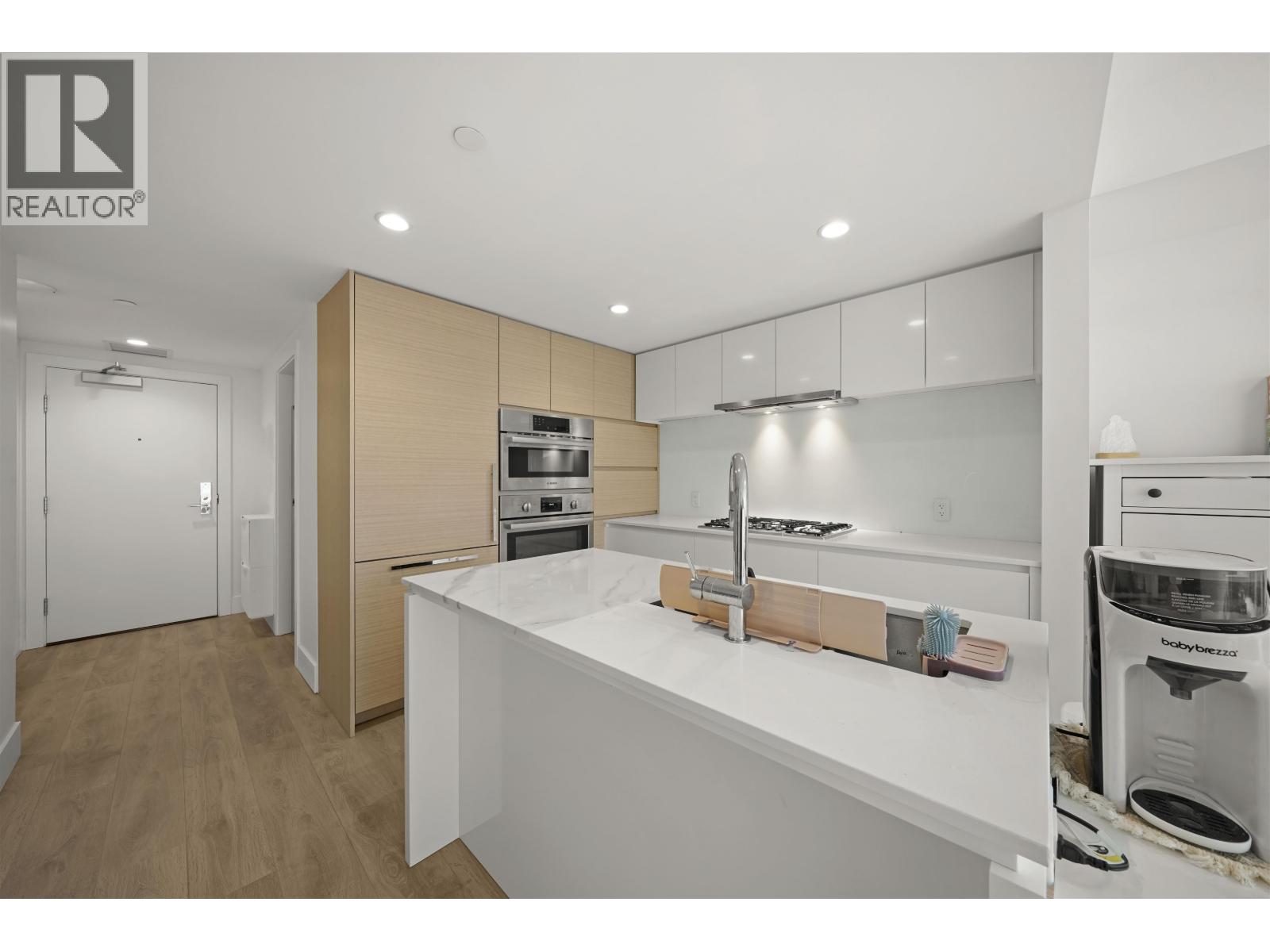 608 5508 Hollybridge Way Property Photo 1