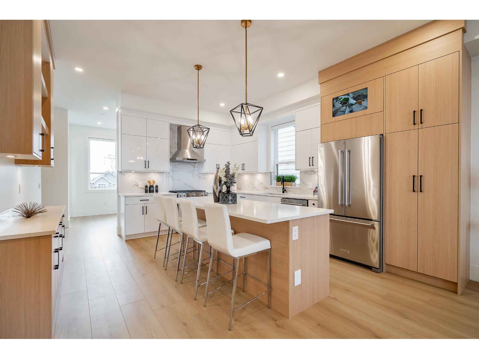 16681 16 Avenue Property Photo 1