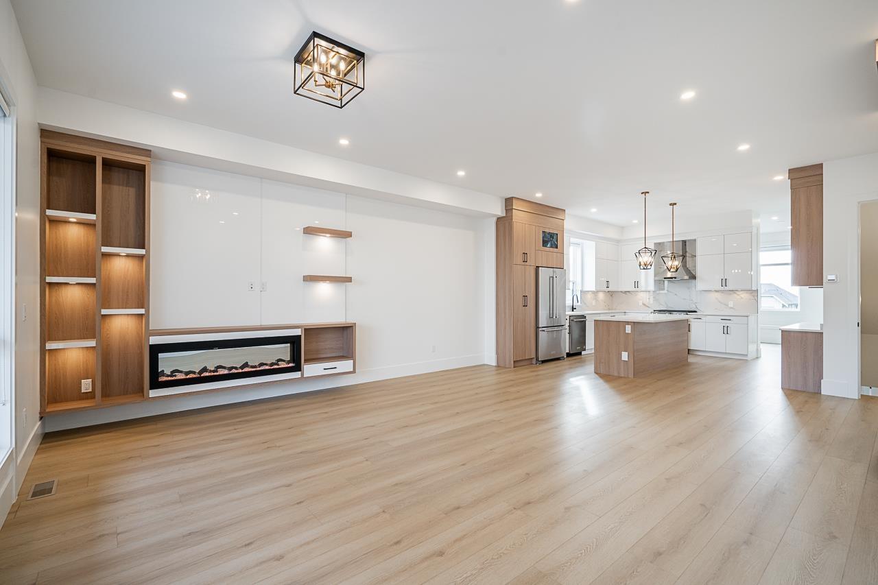 16685 16 Avenue Property Photo 1