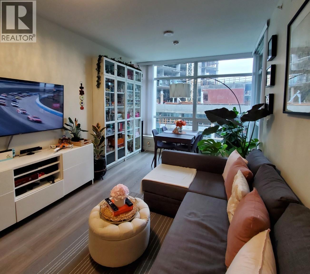 506 8628 Hazelbridge Way Property Photo 1