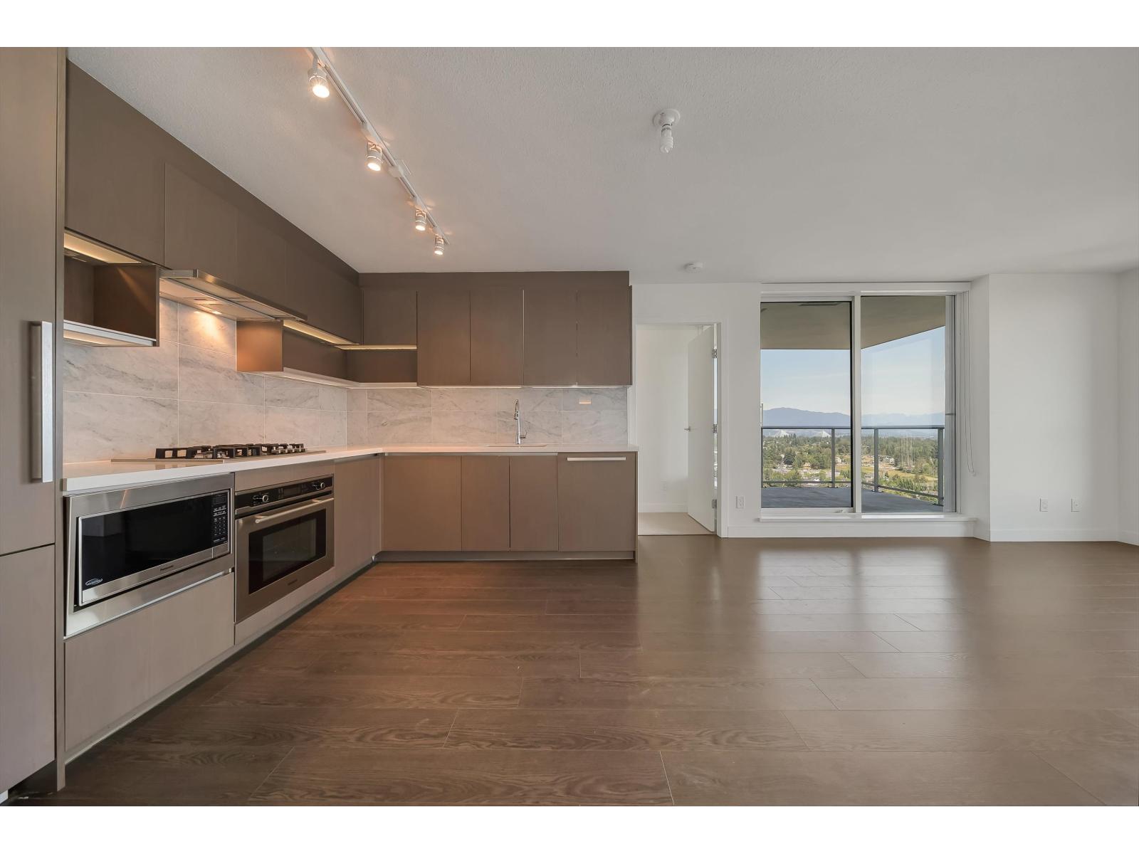 13696 100 #4508 Property Photo 17