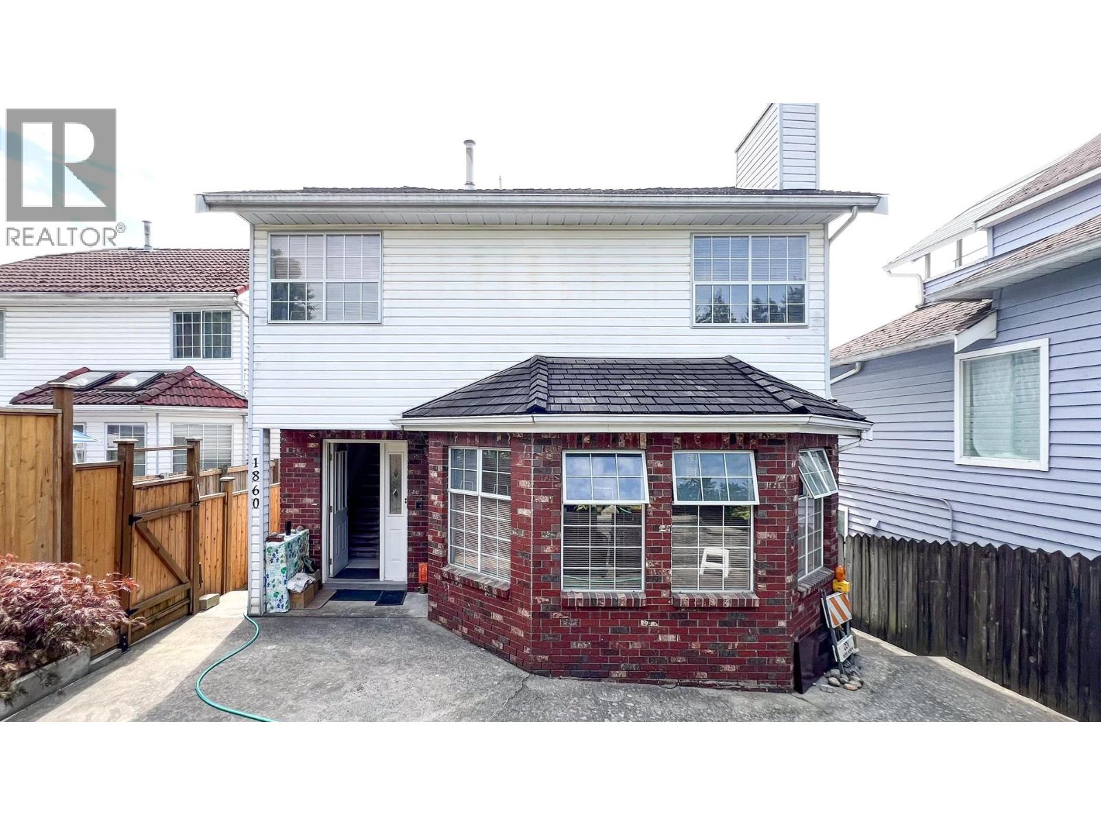 1860 Se Marine Drive Property Photo