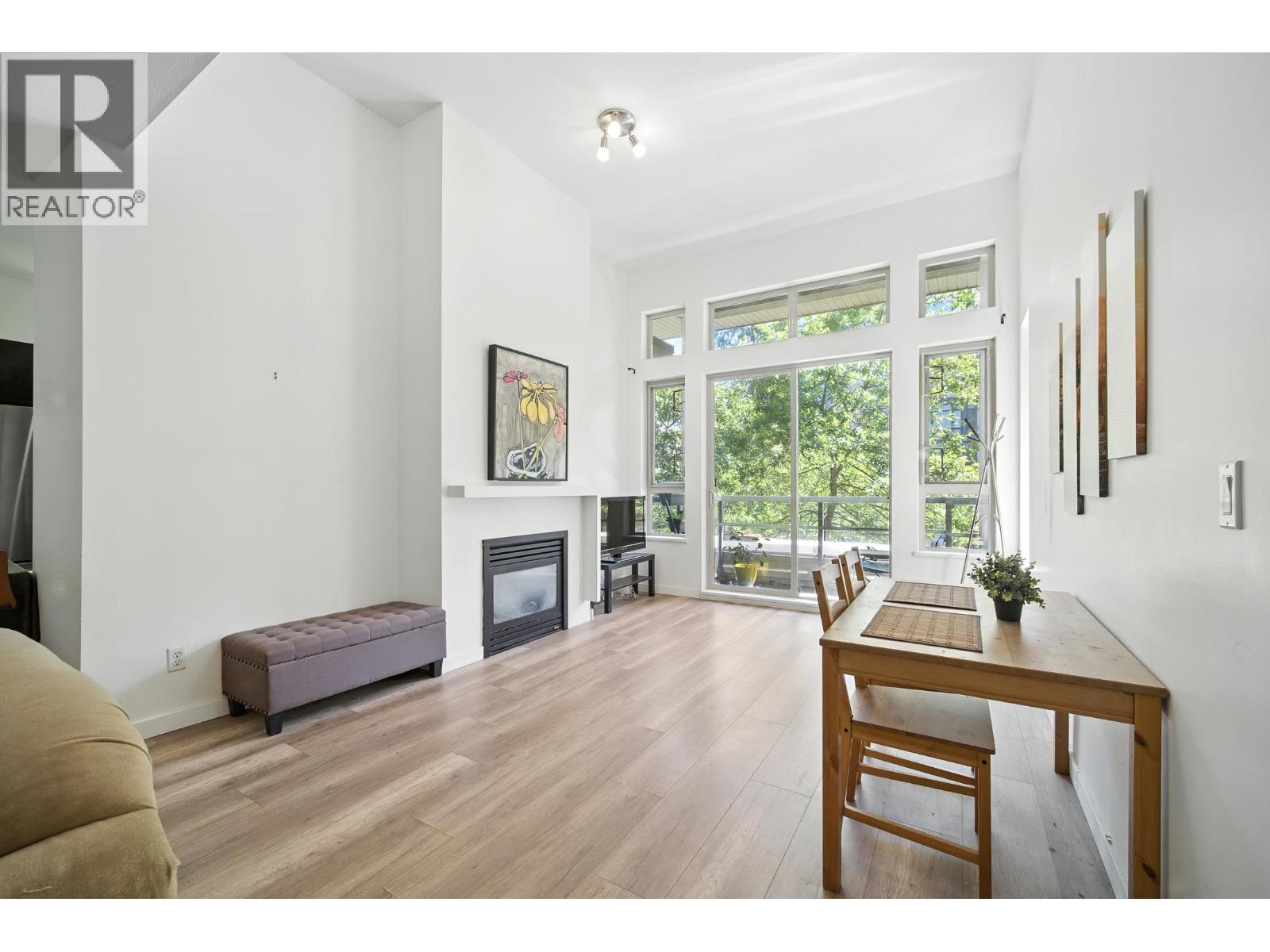407 9319 University Crescent Property Photo 1