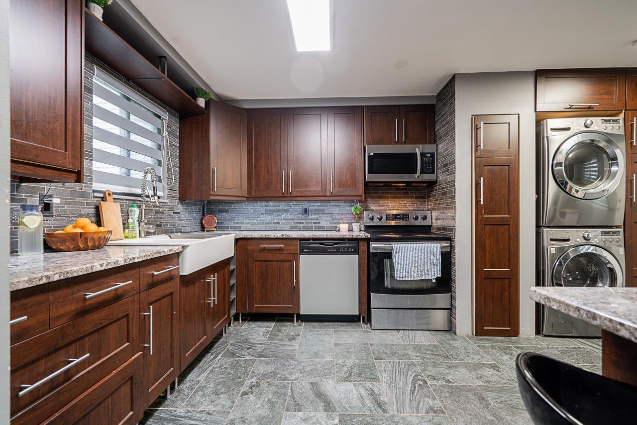 71 8555 King George Boulevard Property Photo 1