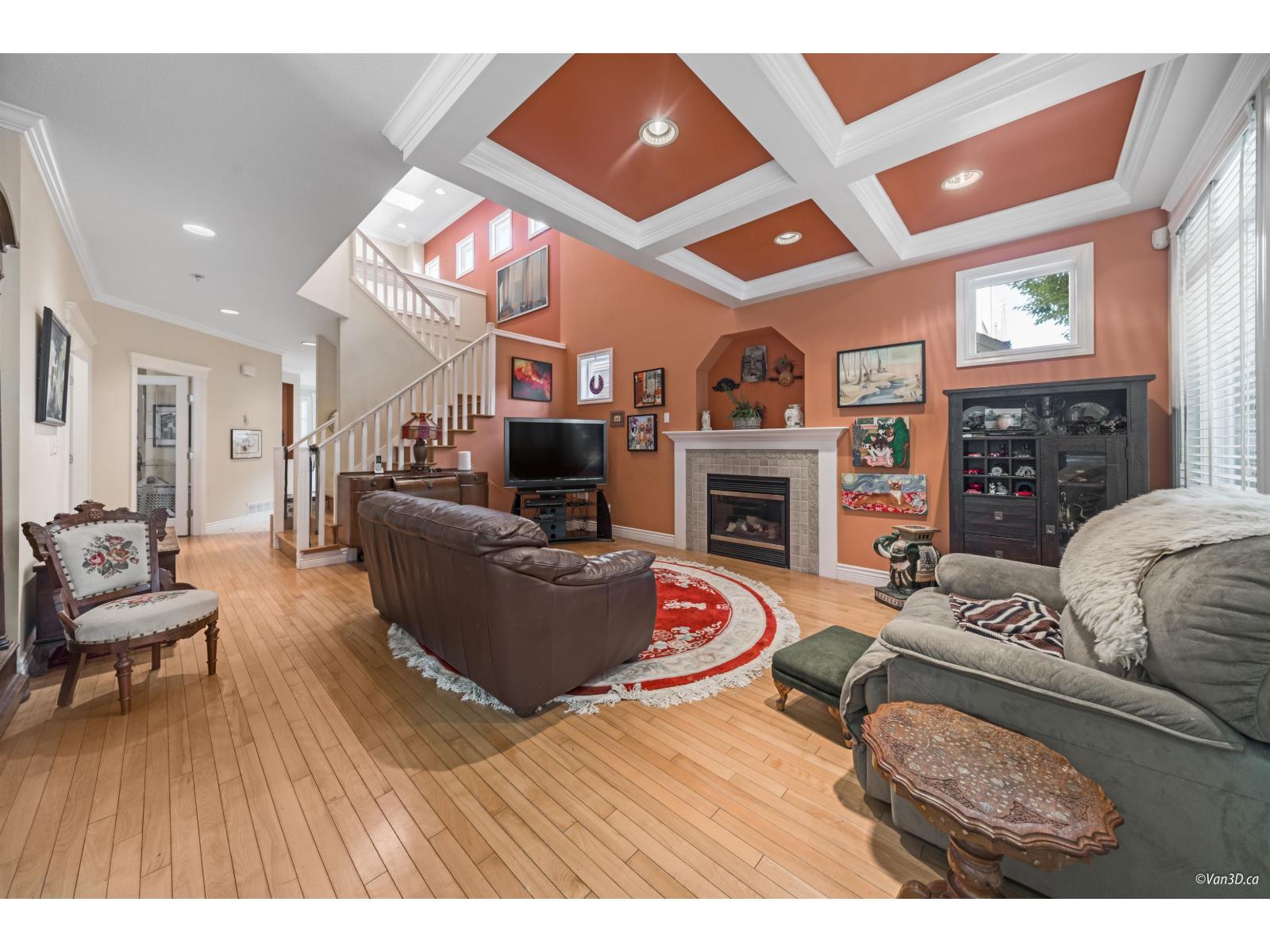 15210 29a Avenue Property Photo 2