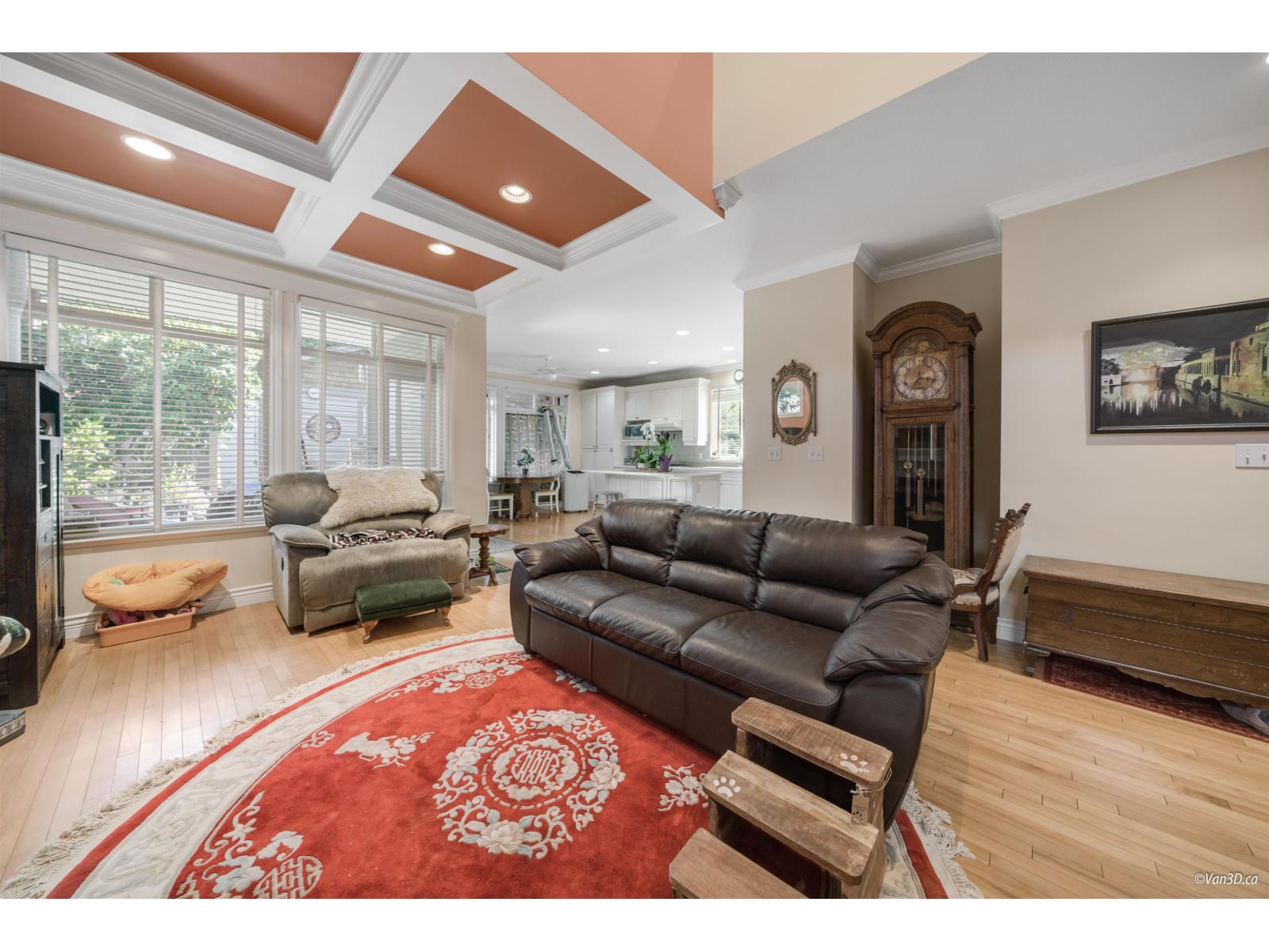 15210 29a Avenue Property Photo 3