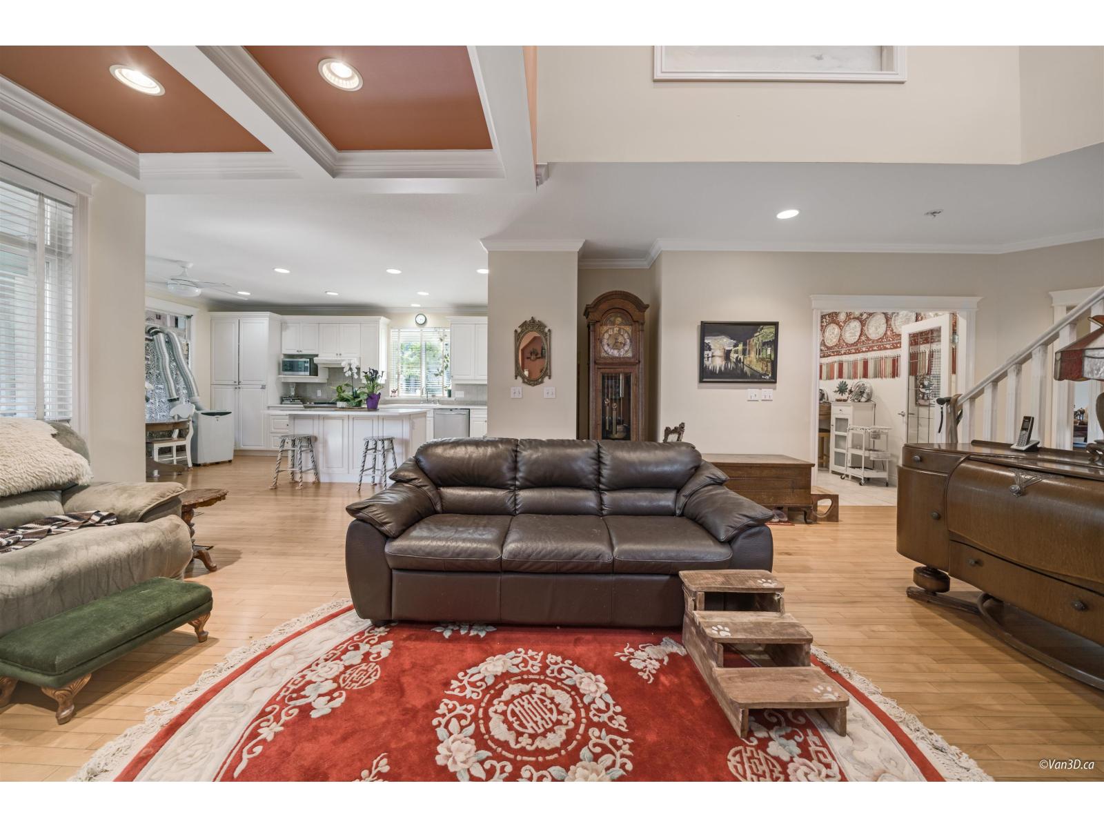 15210 29a Avenue Property Photo 4