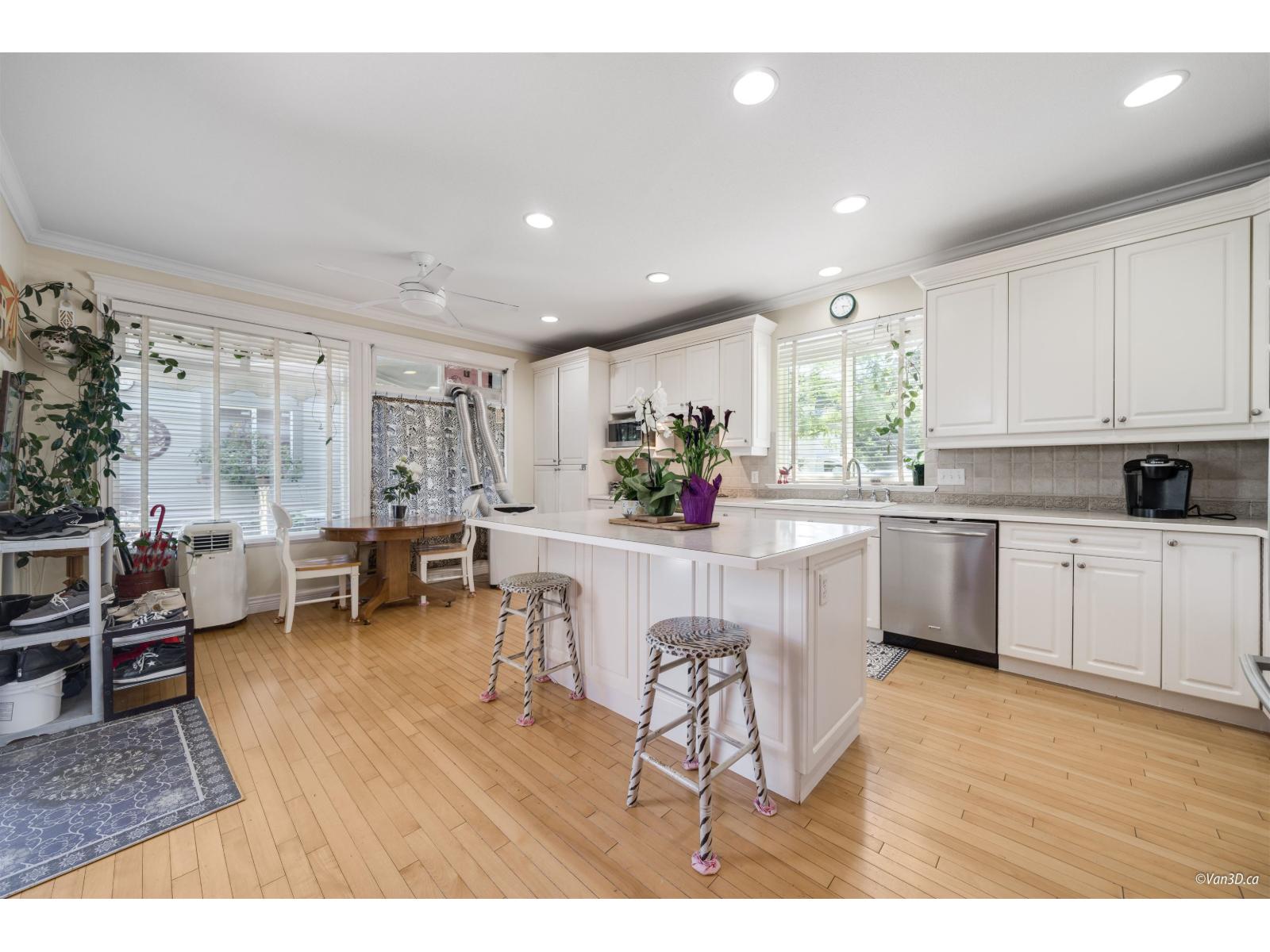 15210 29a Avenue Property Photo 5
