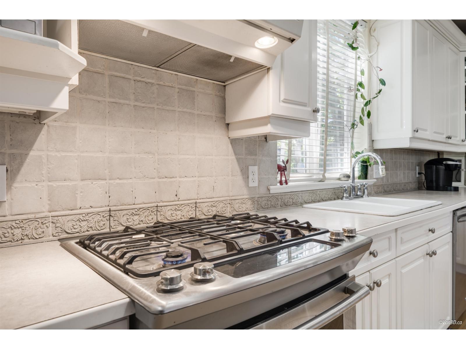 15210 29a Avenue Property Photo 7