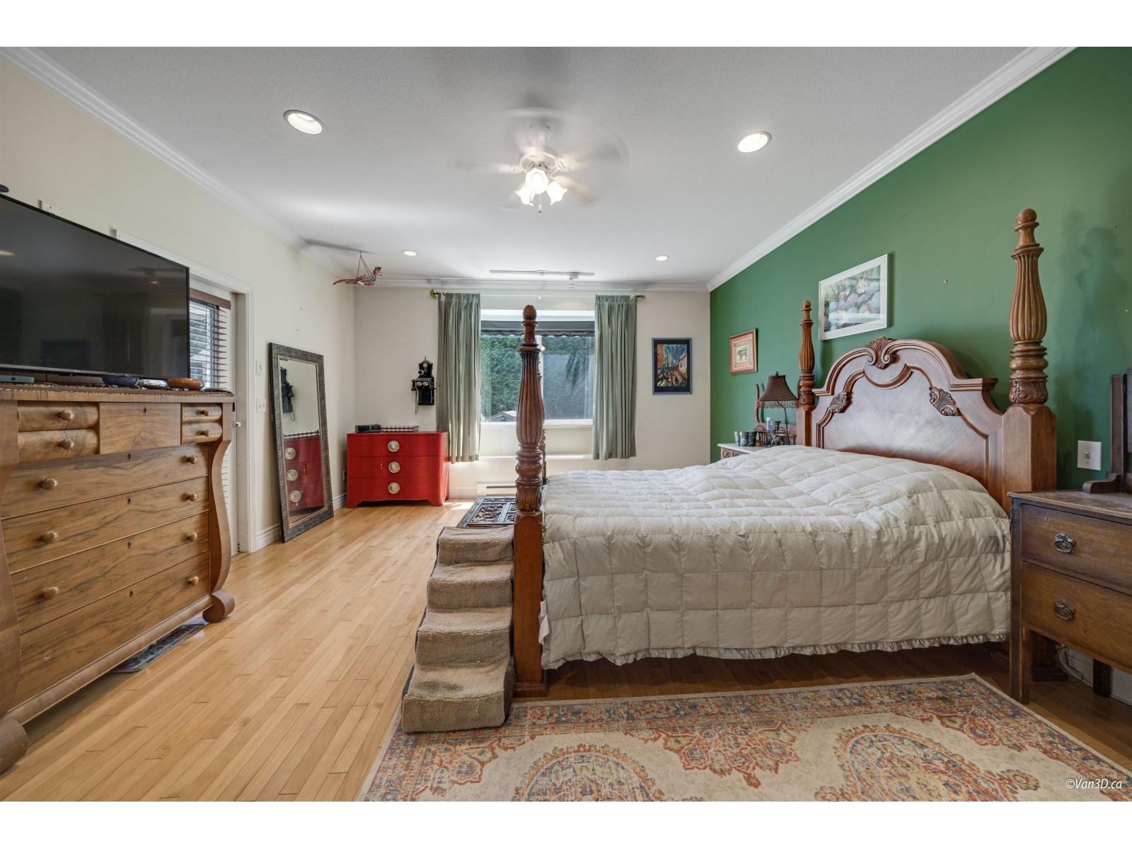 15210 29a Avenue Property Photo 9
