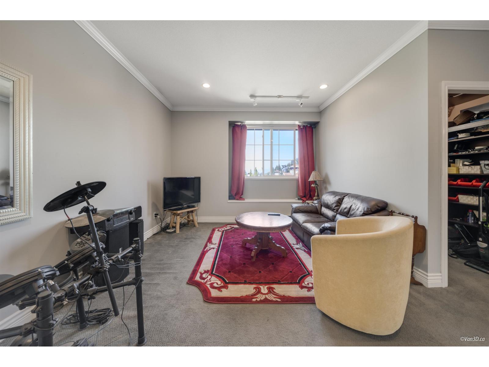 15210 29a Avenue Property Photo 12
