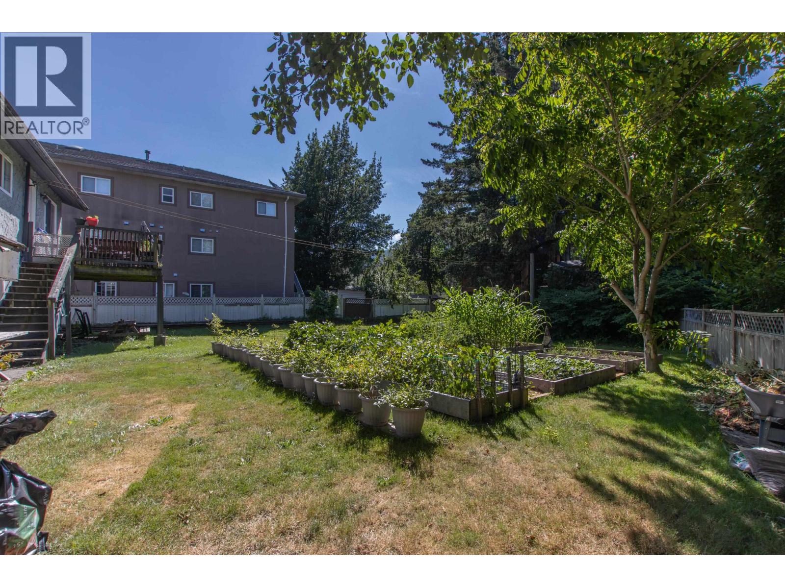 38069 Fifth Avenue Property Photo 3