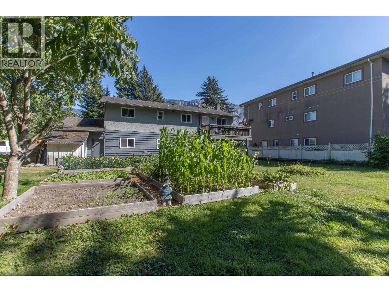 38069 Fifth Avenue Property Photo 5