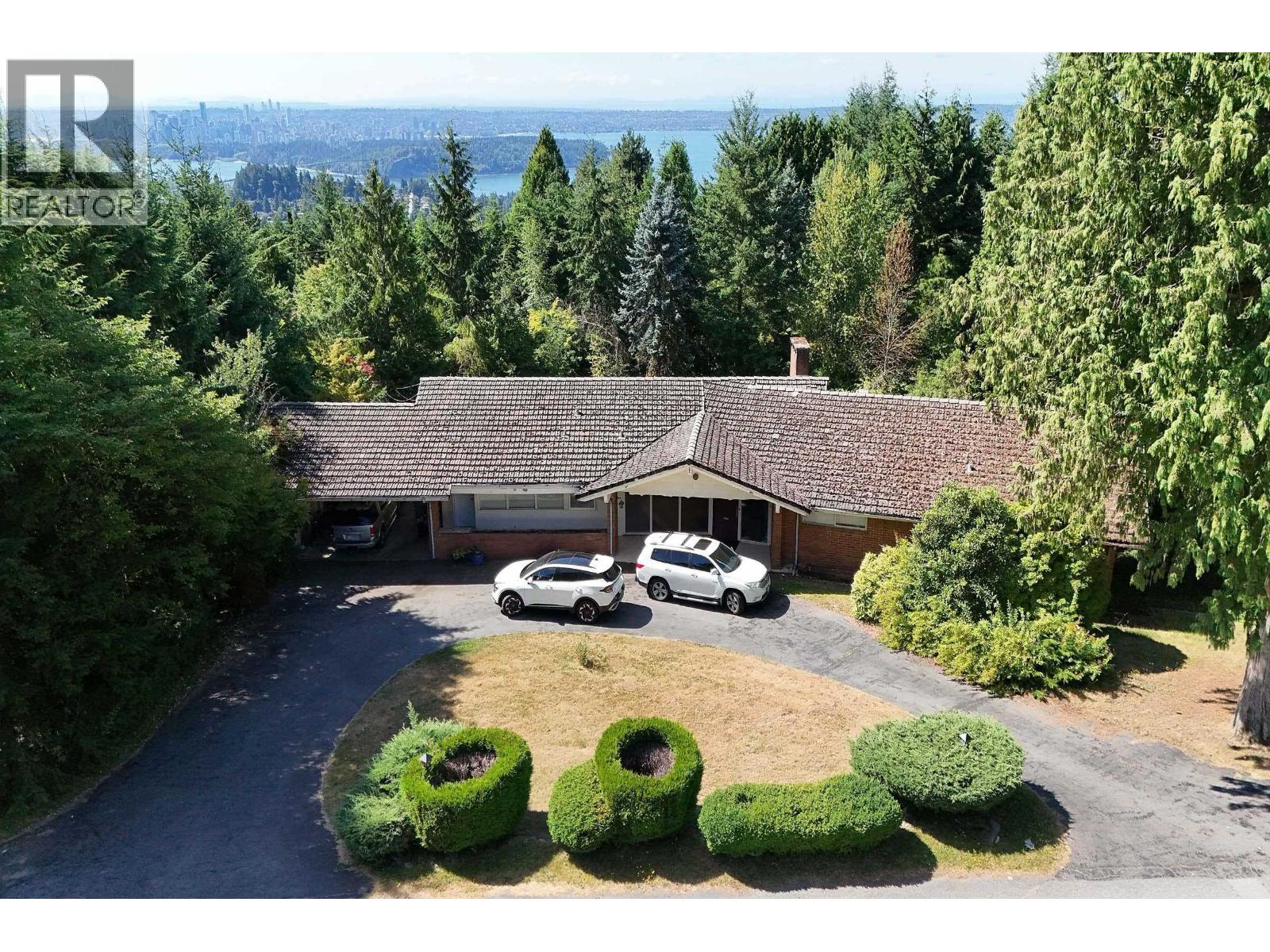 1084 GROVELAND ROAD Property Photo 1