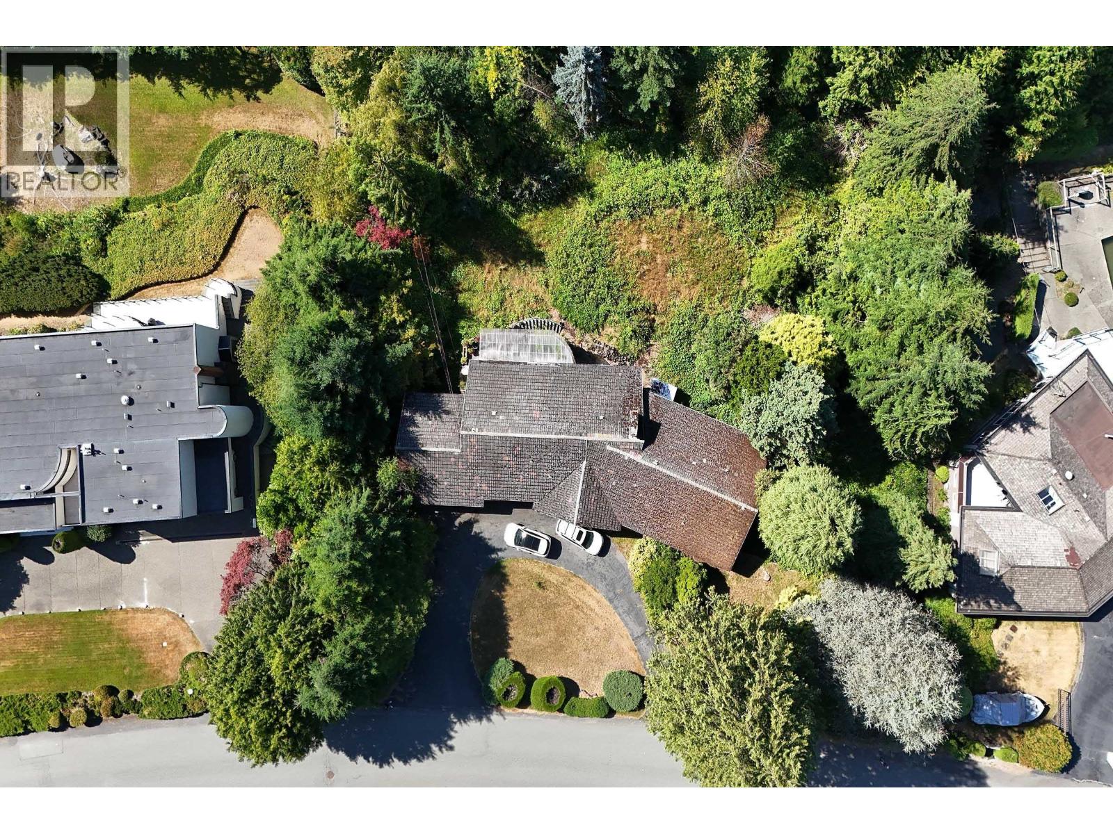 1084 Groveland Road Property Photo 8