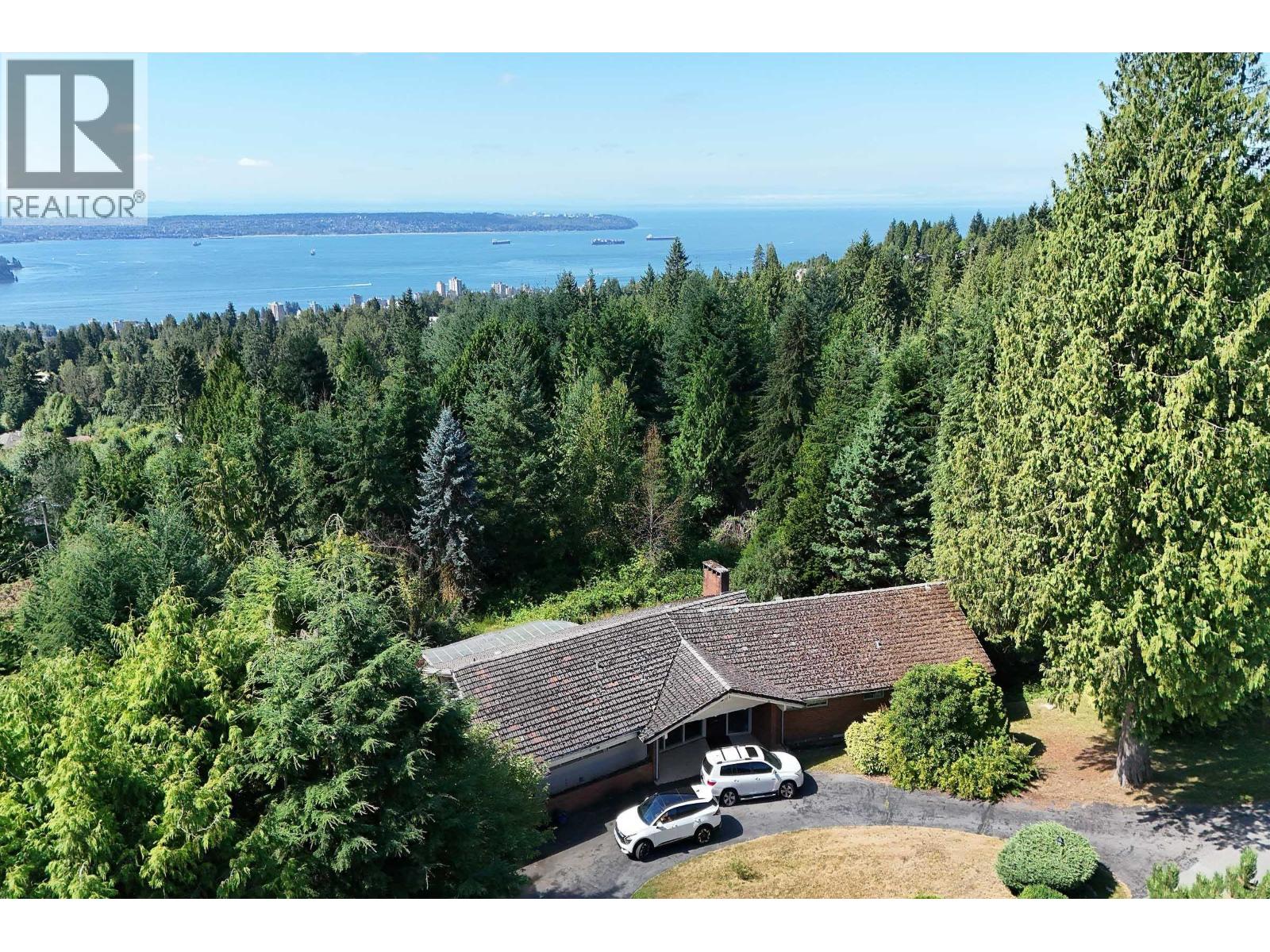 1084 Groveland Road Property Photo 11