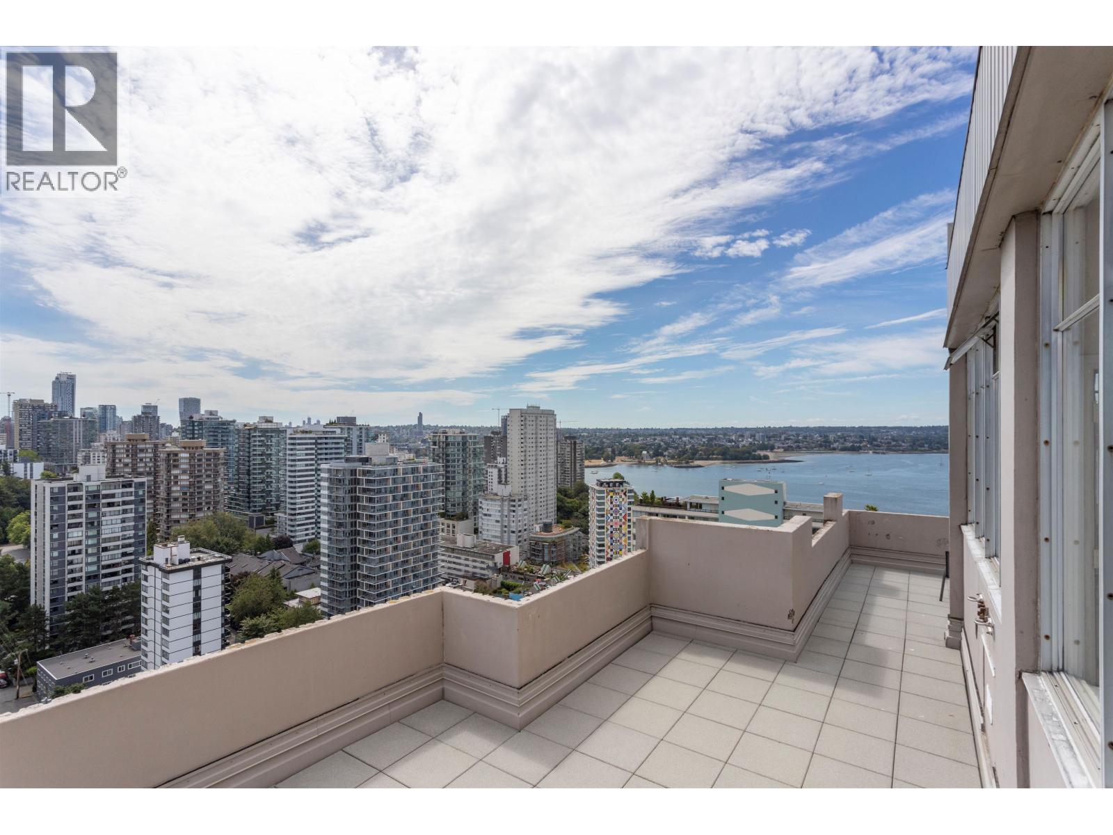 904 1850 Comox Street Property Photo 27