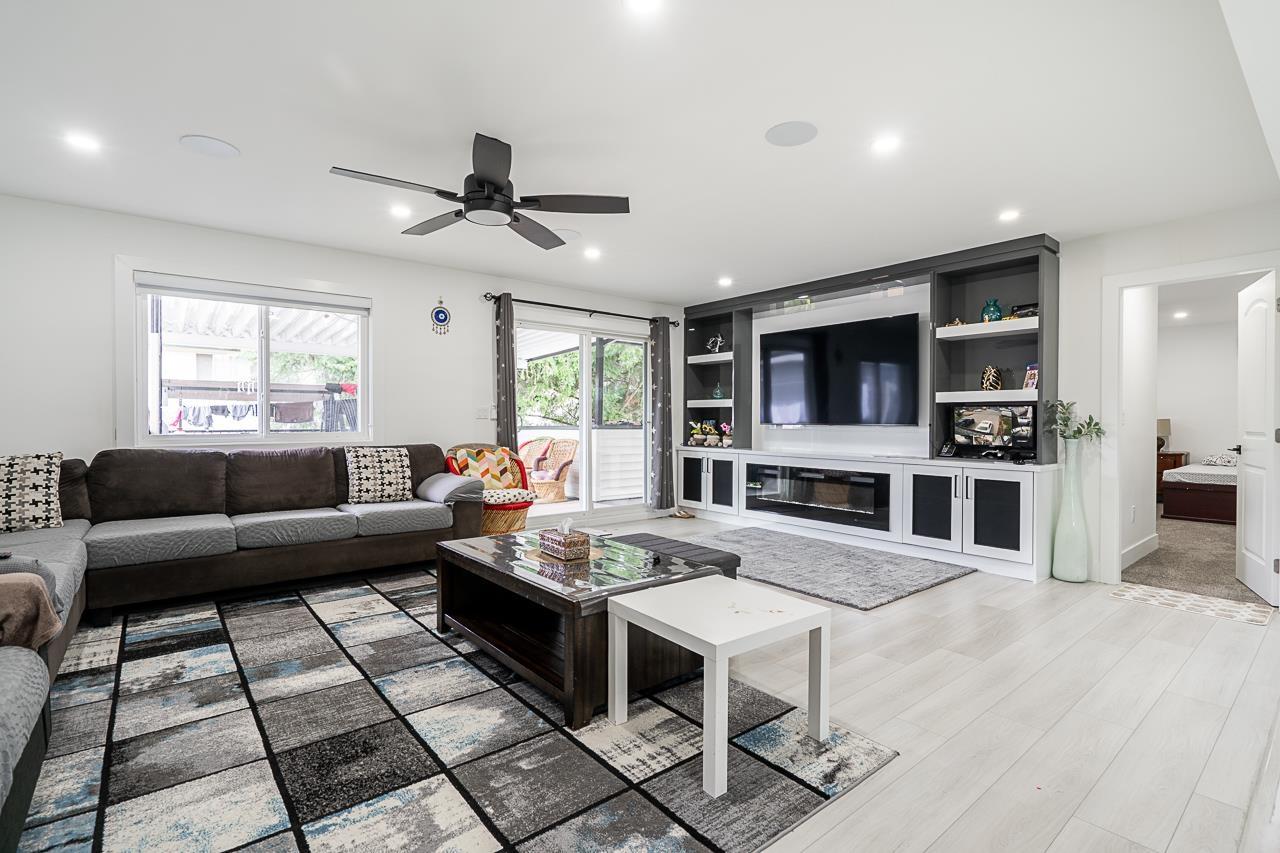 8736 140a Street Property Photo 7