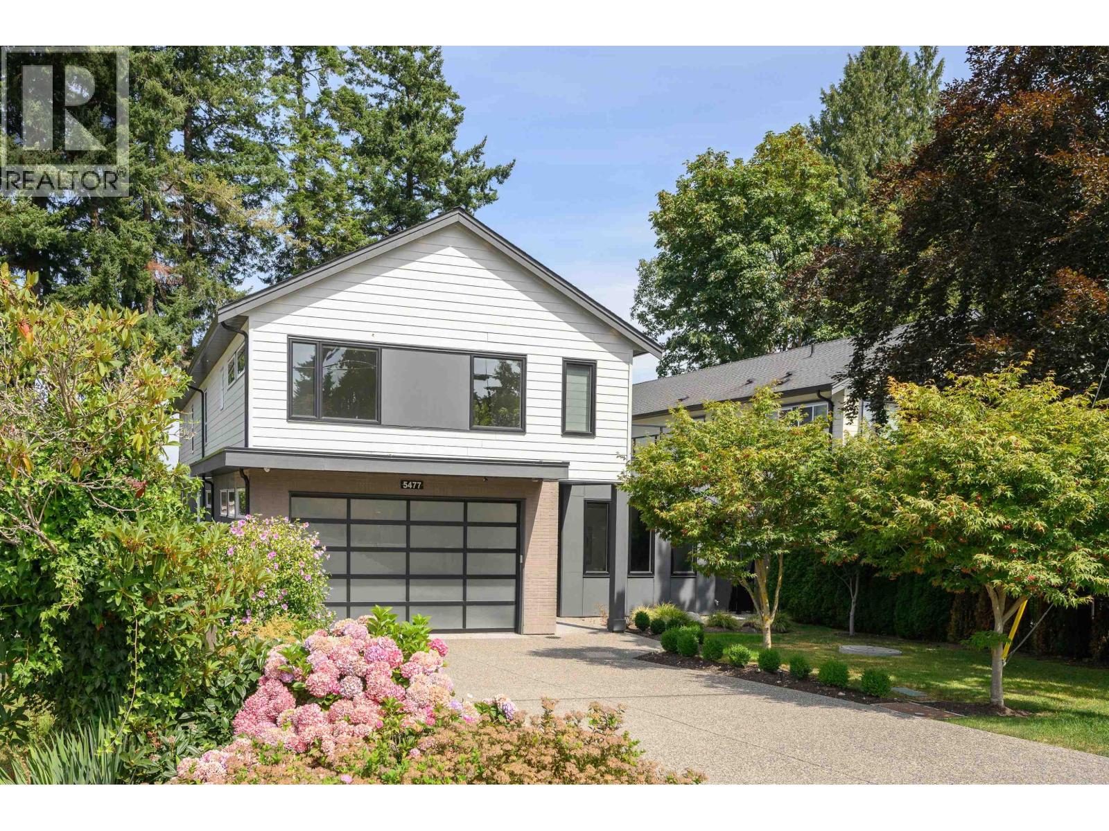 5477 15b Avenue Property Photo 2