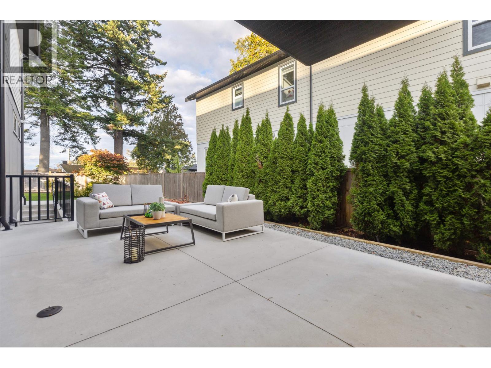 5477 15b Avenue Property Photo 15