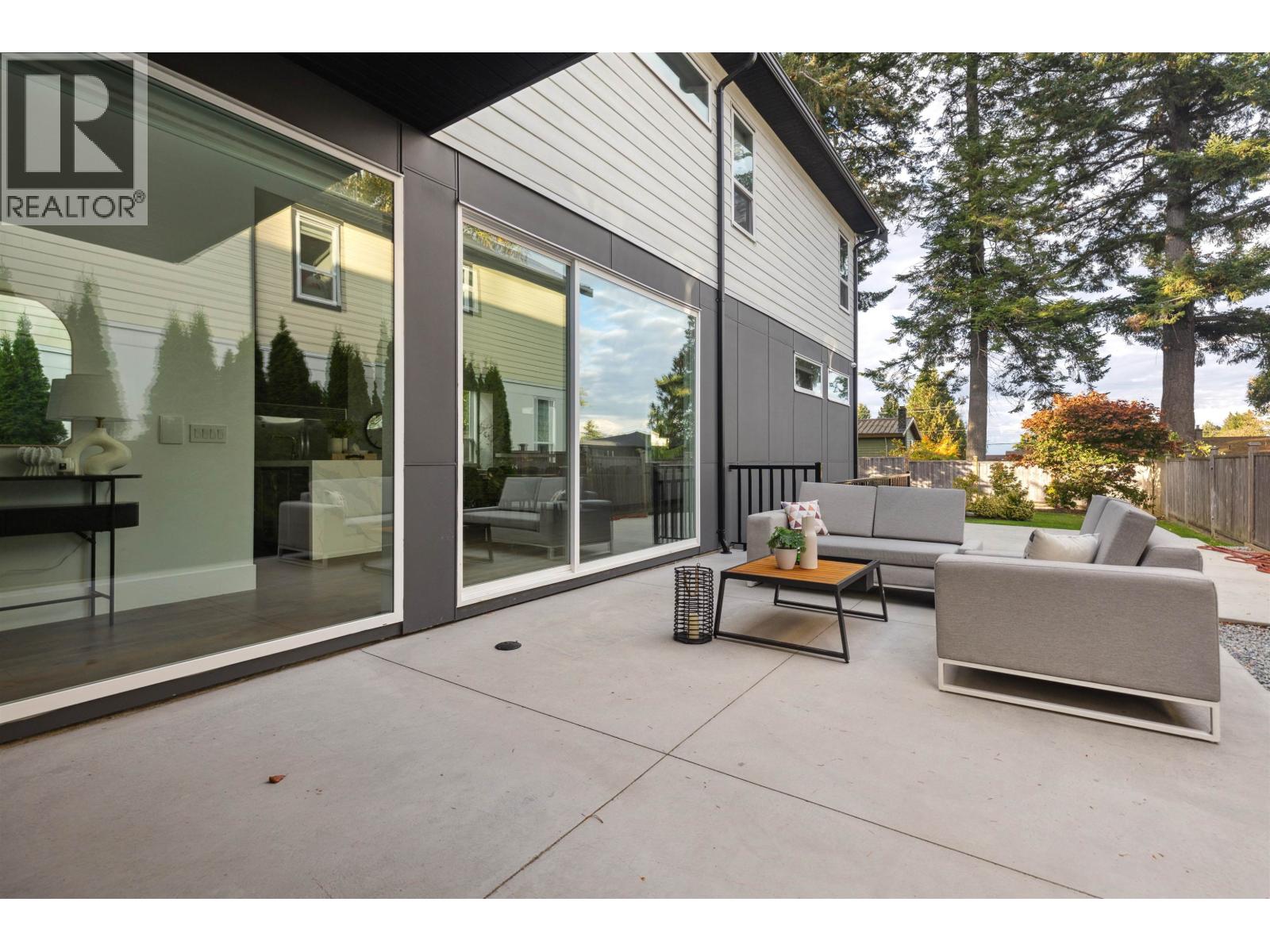 5477 15b Avenue Property Photo 16