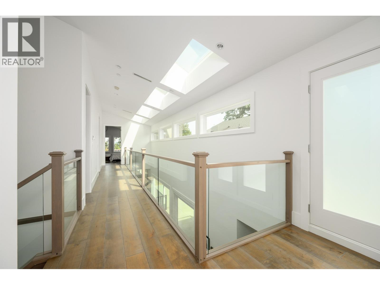 5477 15b Avenue Property Photo 18