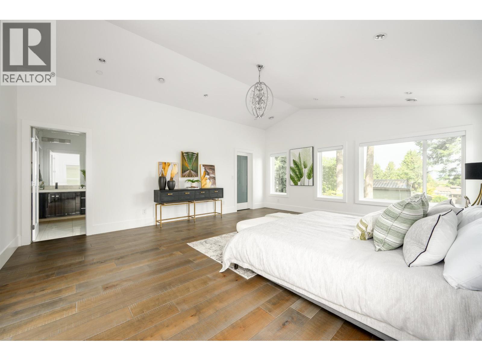 5477 15b Avenue Property Photo 20