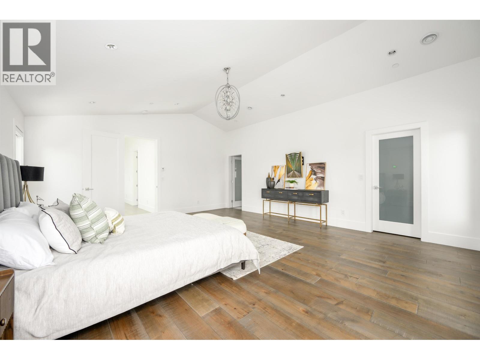 5477 15b Avenue Property Photo 21