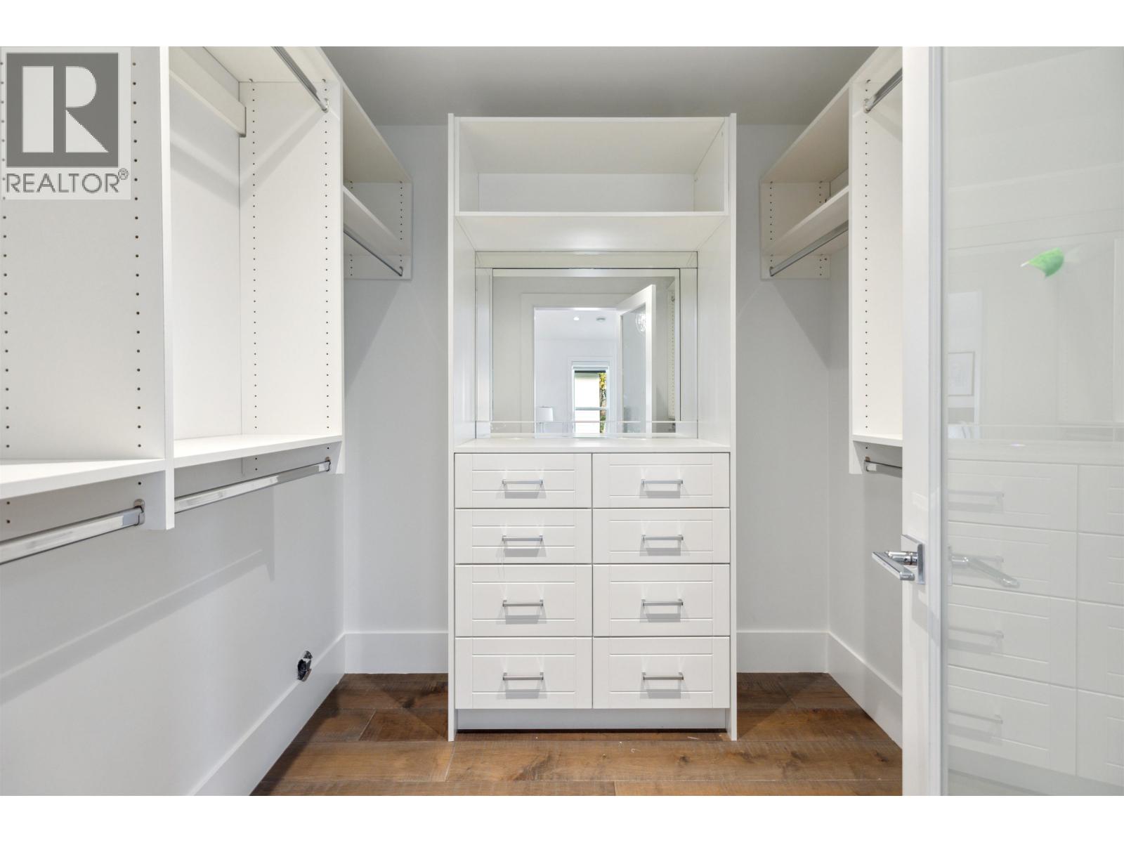 5477 15b Avenue Property Photo 22