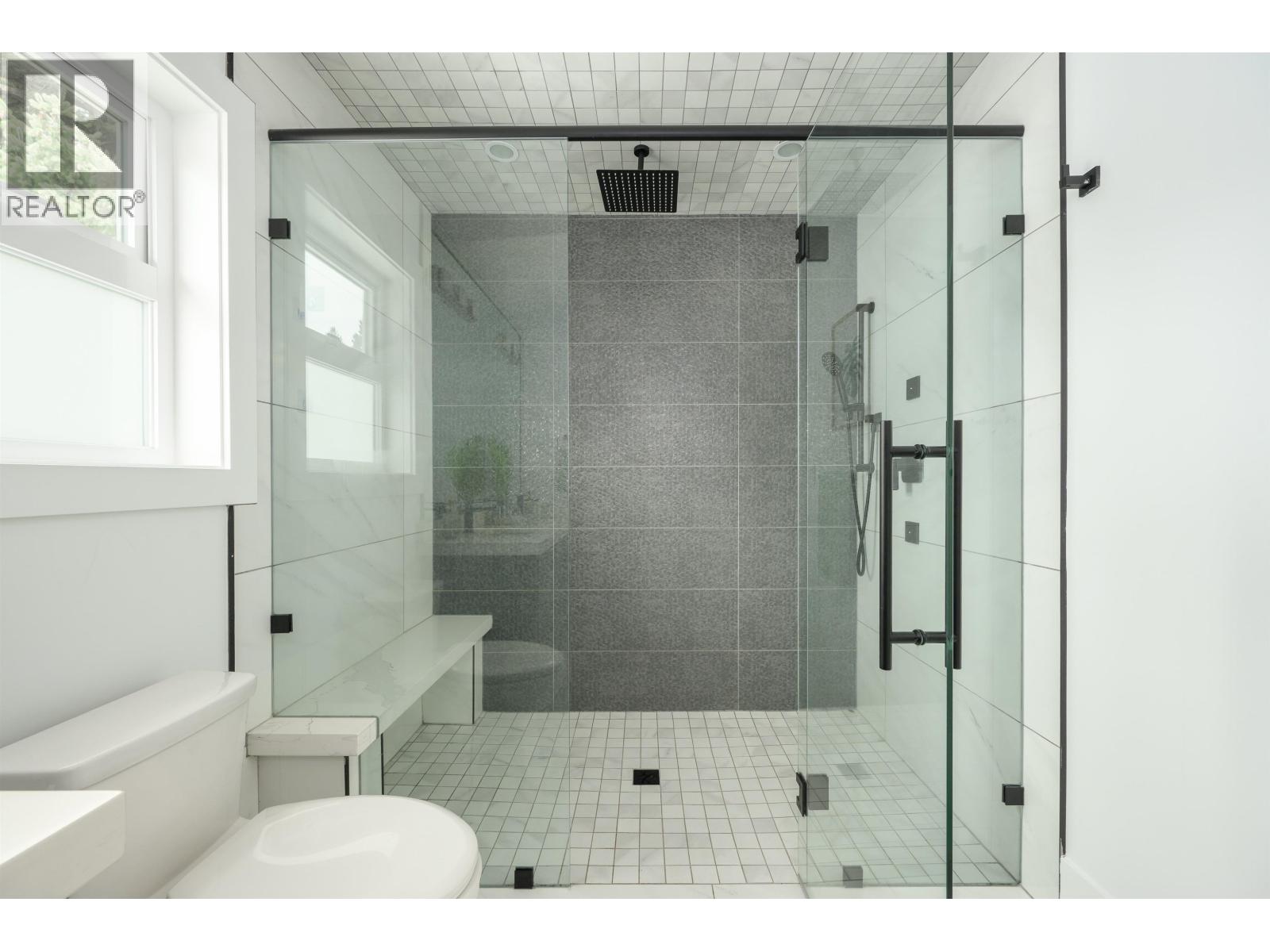 5477 15b Avenue Property Photo 24