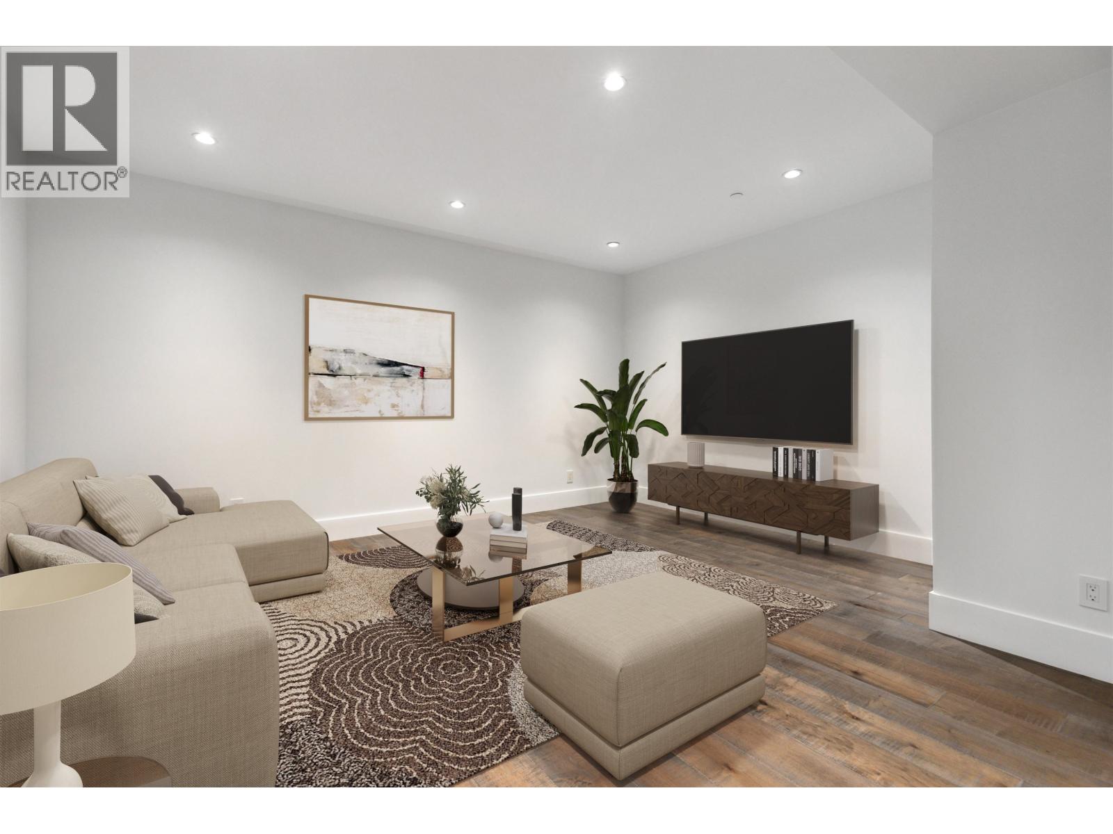 5477 15b Avenue Property Photo 28