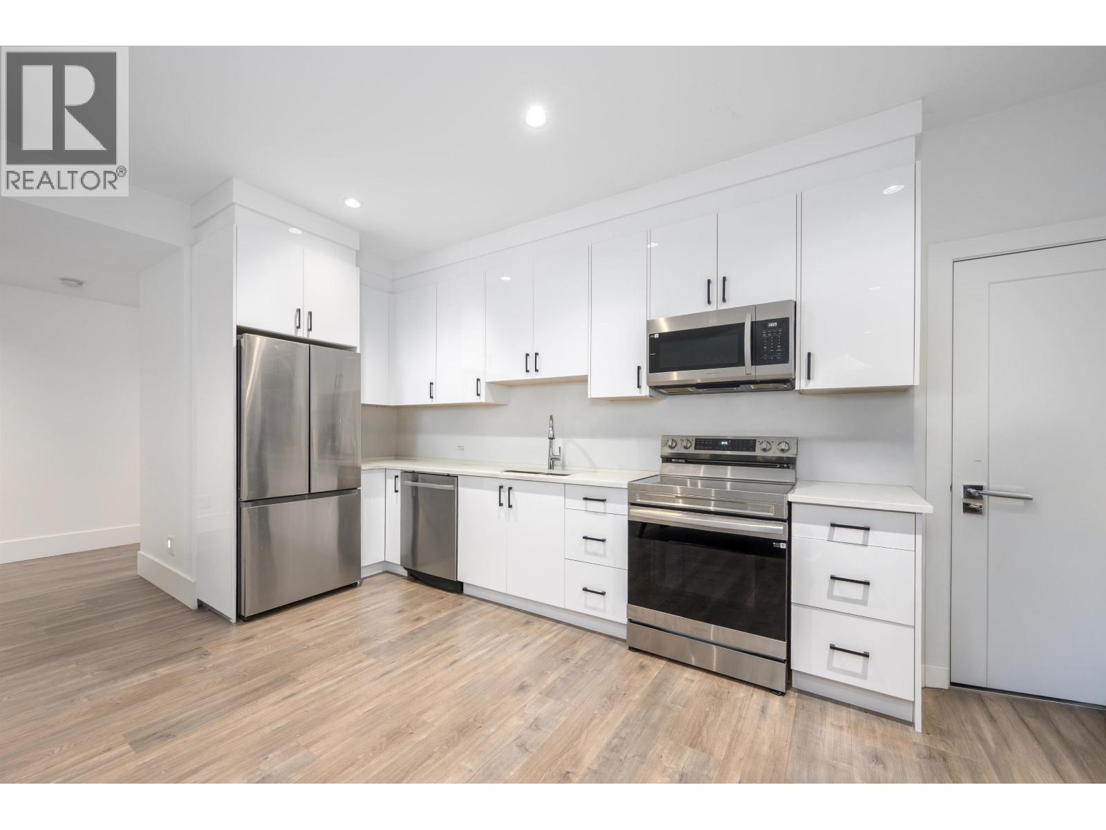 5477 15b Avenue Property Photo 30