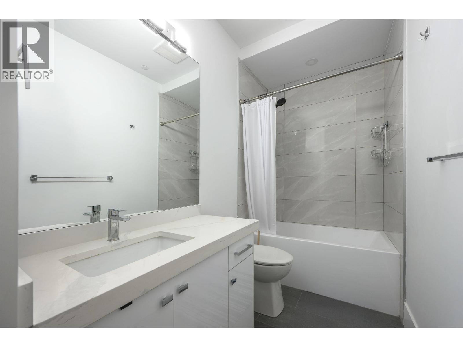 5477 15b Avenue Property Photo 32