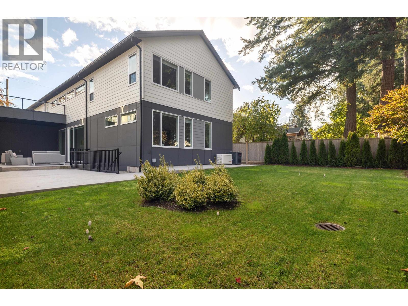 5477 15b Avenue Property Photo 33