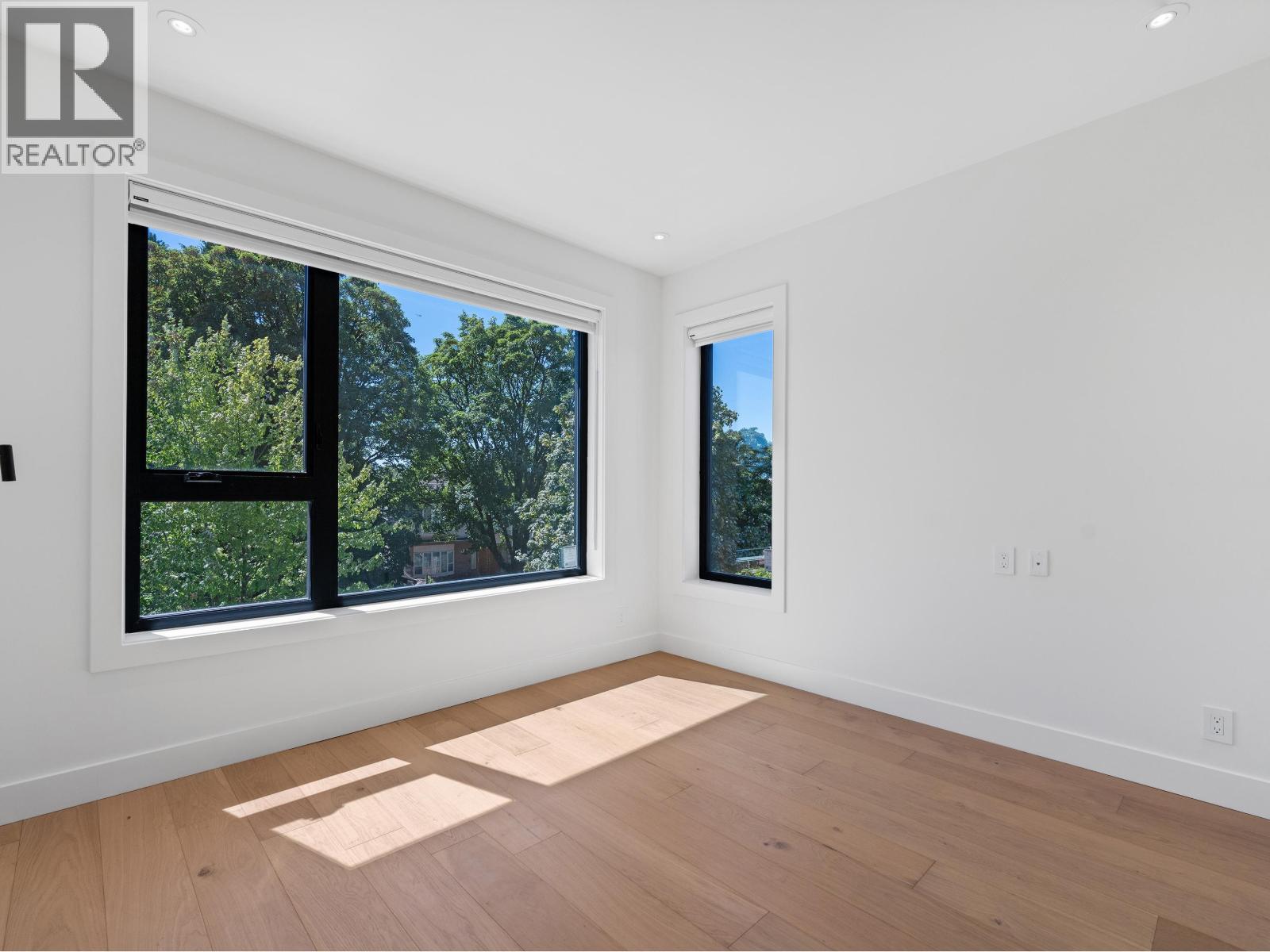 2111 East 46th Avenue Property Photo 21