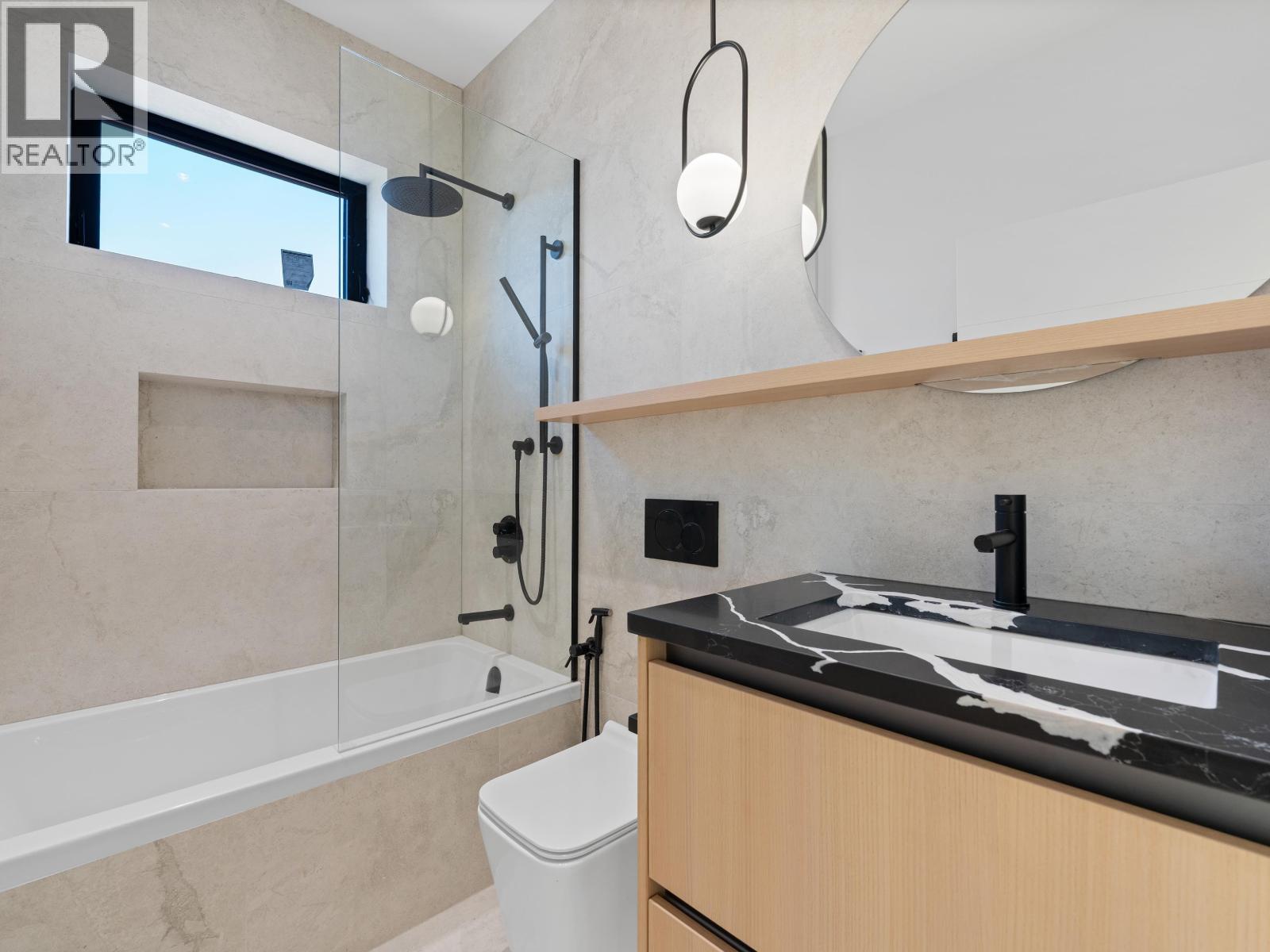 2111 East 46th Avenue Property Photo 22