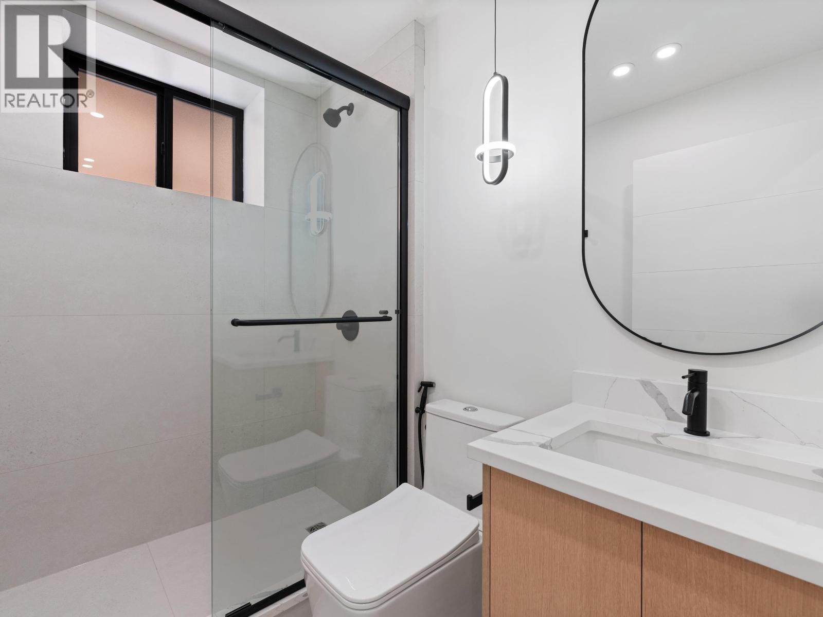 2111 East 46th Avenue Property Photo 32