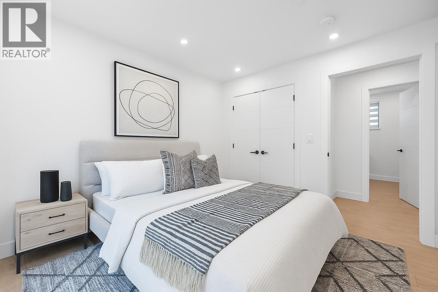 2111 East 46th Avenue Property Photo 33