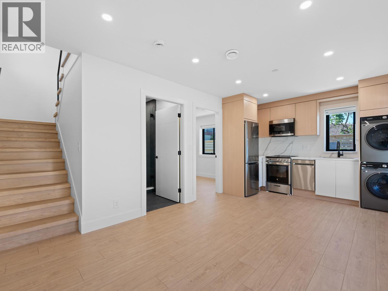 2111 East 46th Avenue Property Photo 36