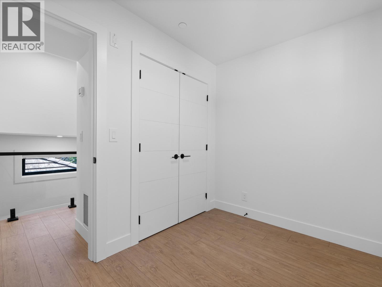 2111 East 46th Avenue Property Photo 38