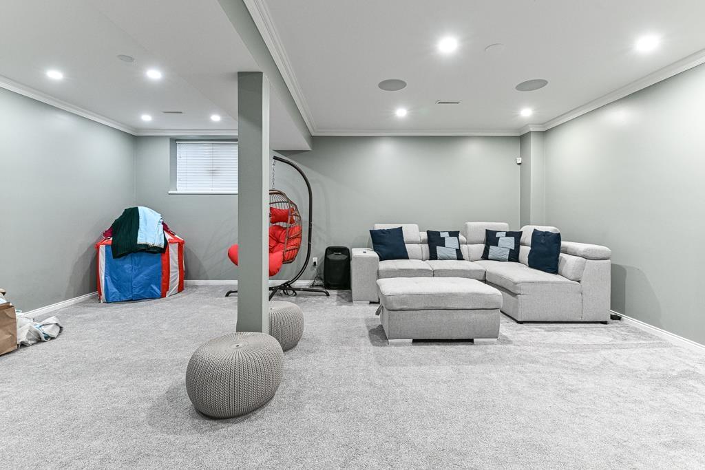 135 12040 68 AVENUE Property Photo 1