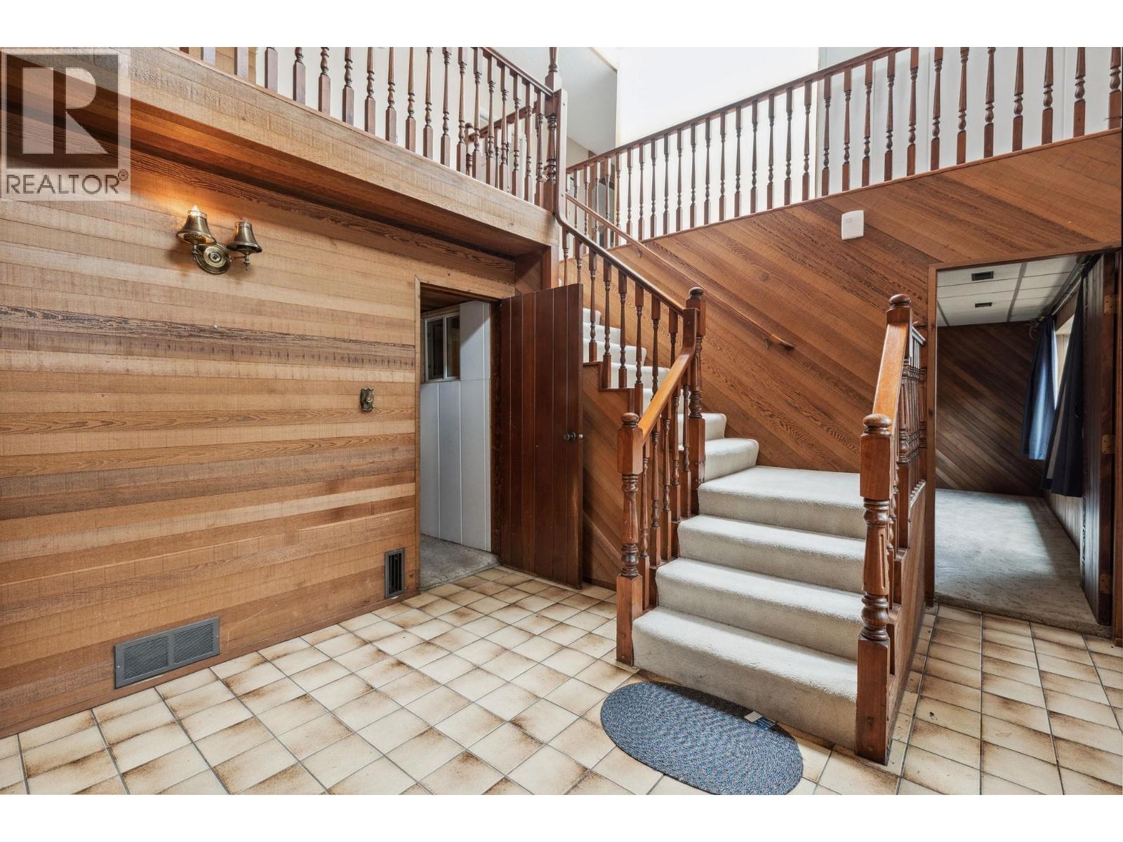 4523 King Edward Place Property Photo 6