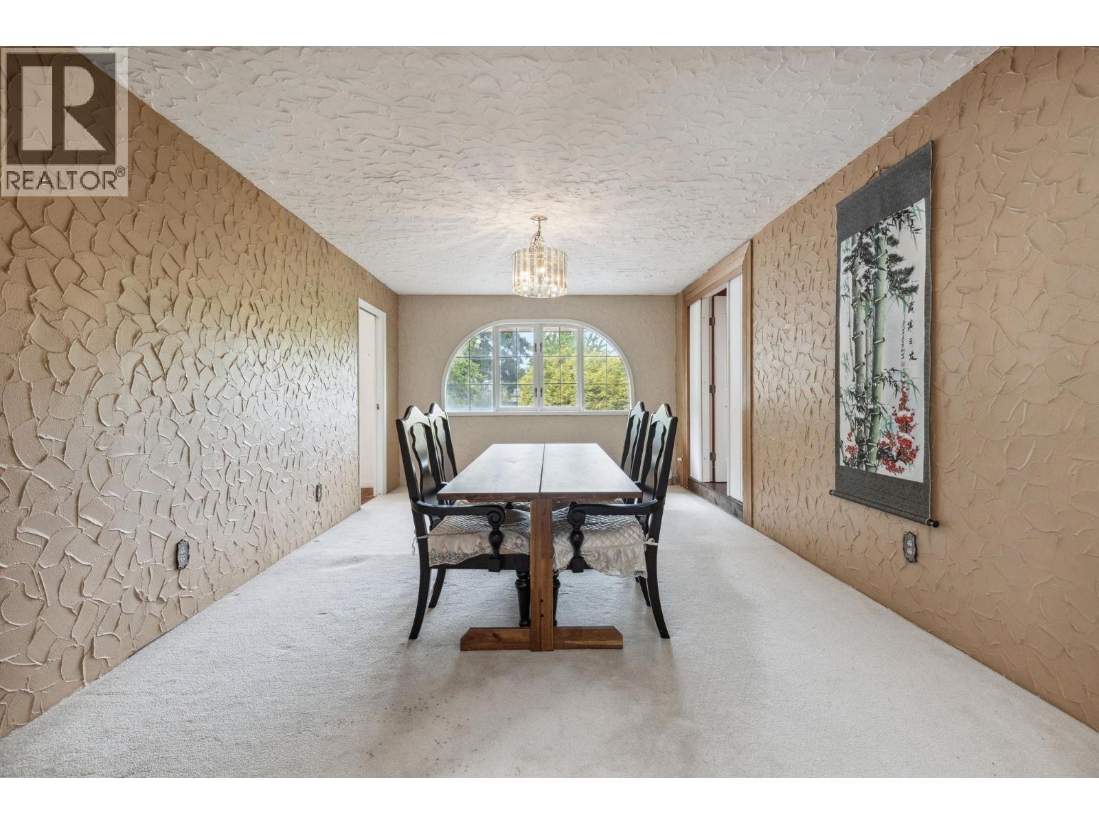 4523 King Edward Place Property Photo 7