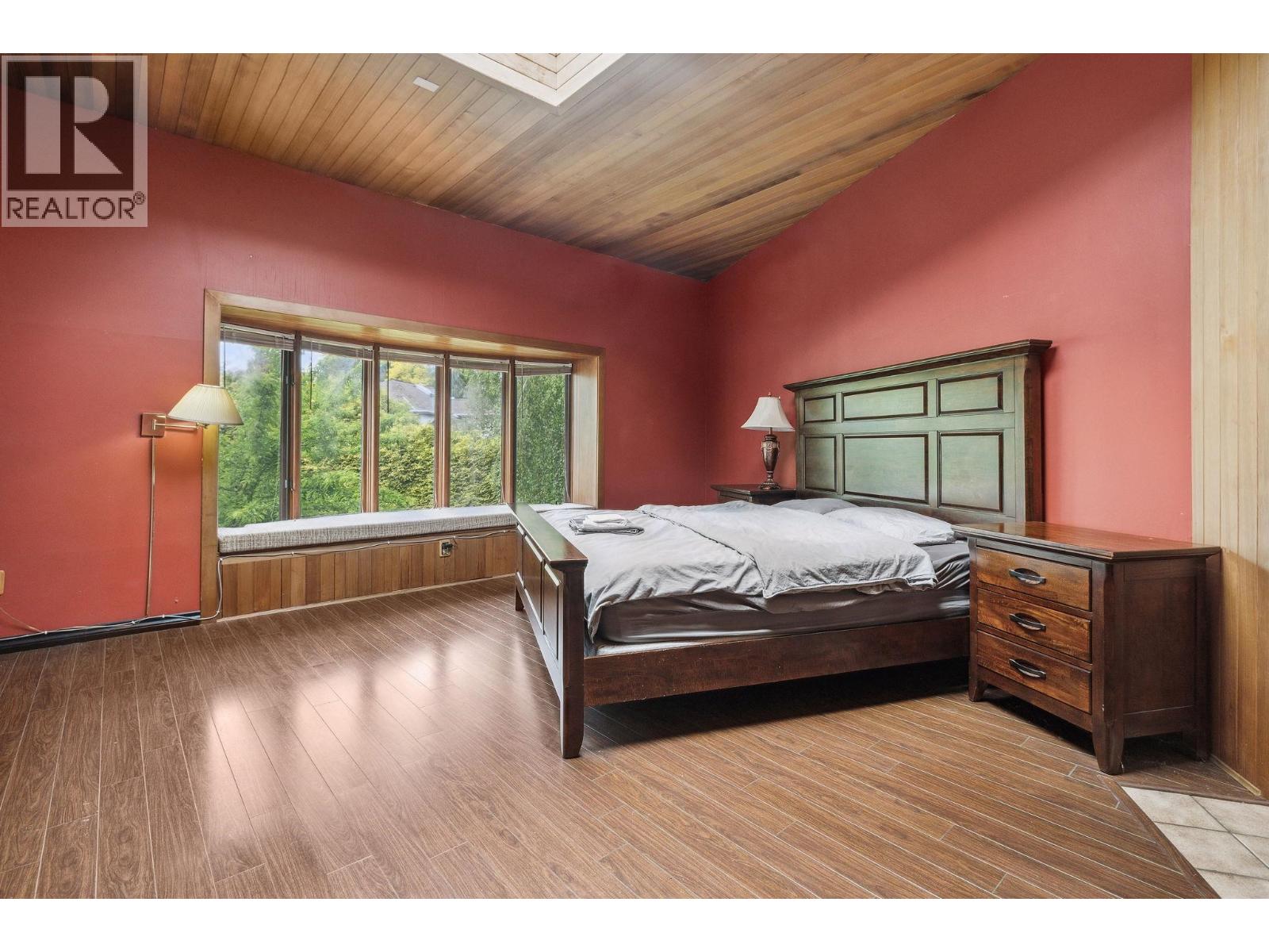 4523 King Edward Place Property Photo 14