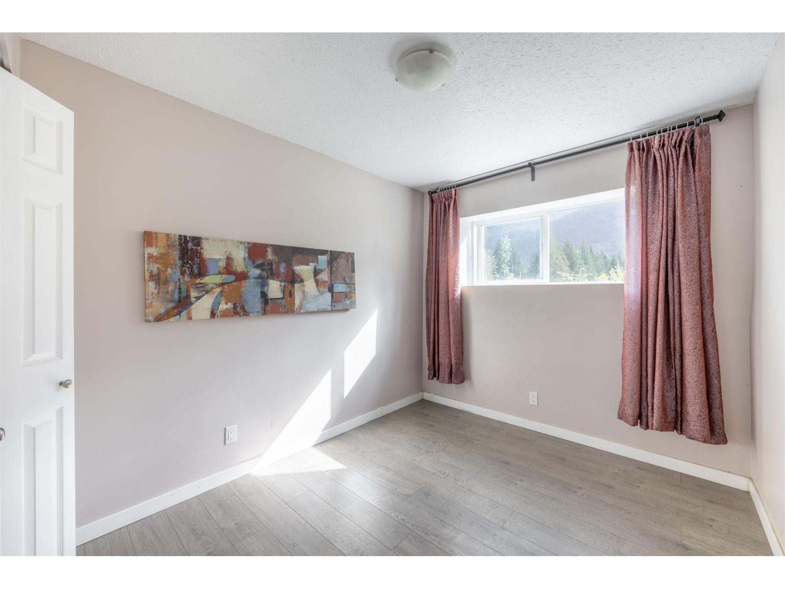 13842 Spratt Road Property Photo 9
