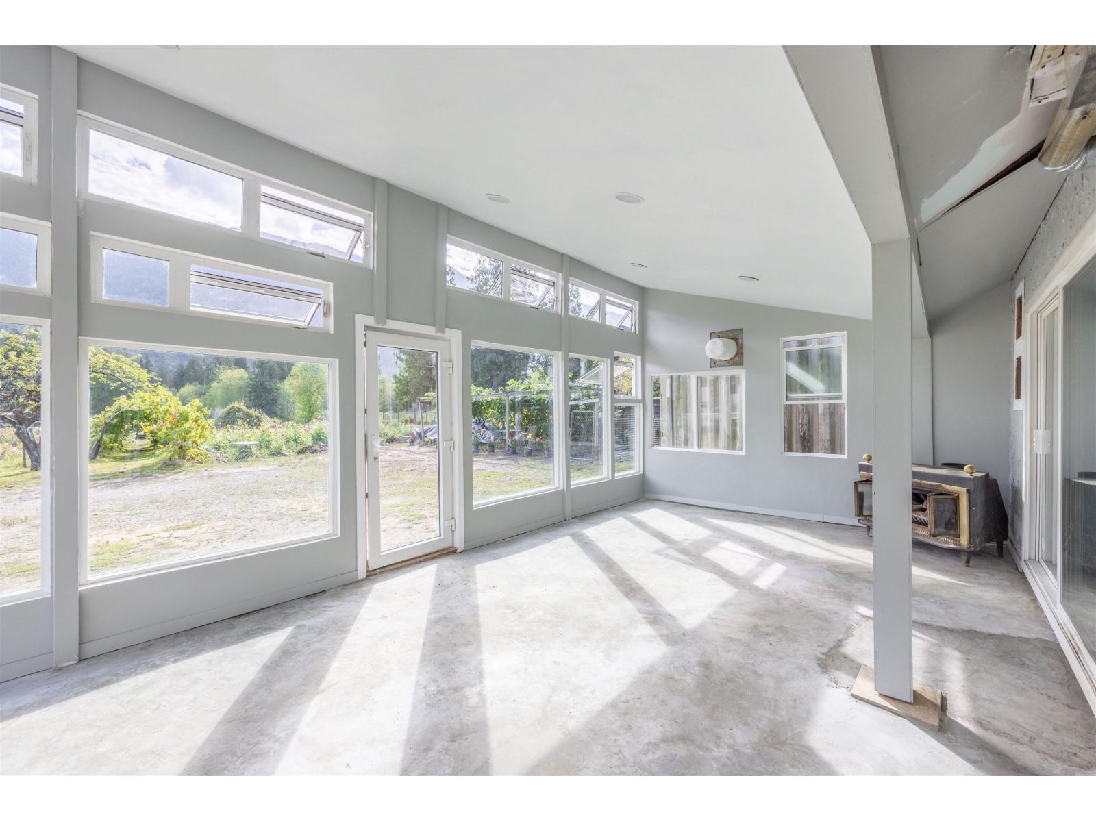 13842 Spratt Road Property Photo 11