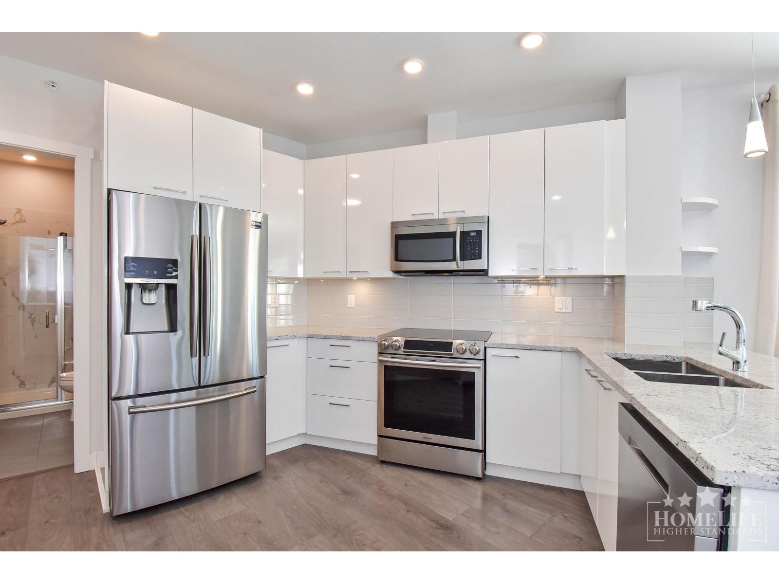 19940 Brydon #407 Property Photo 3