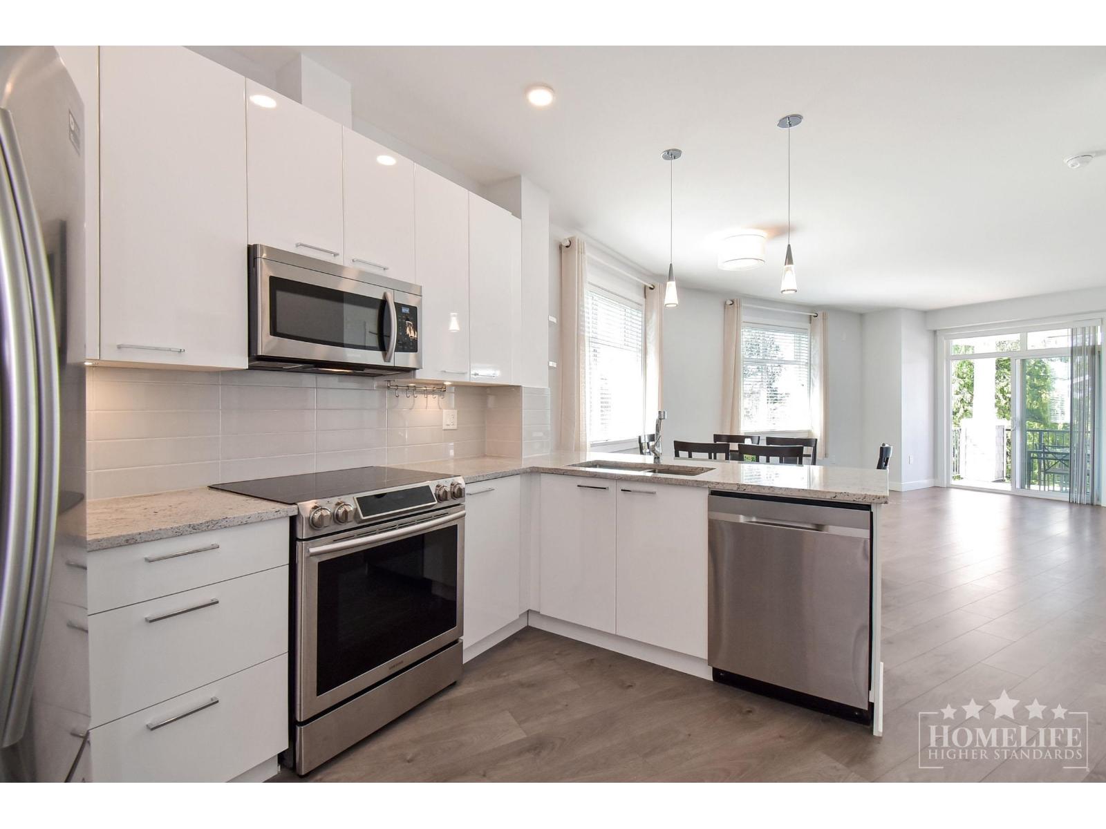 19940 Brydon #407 Property Photo 4