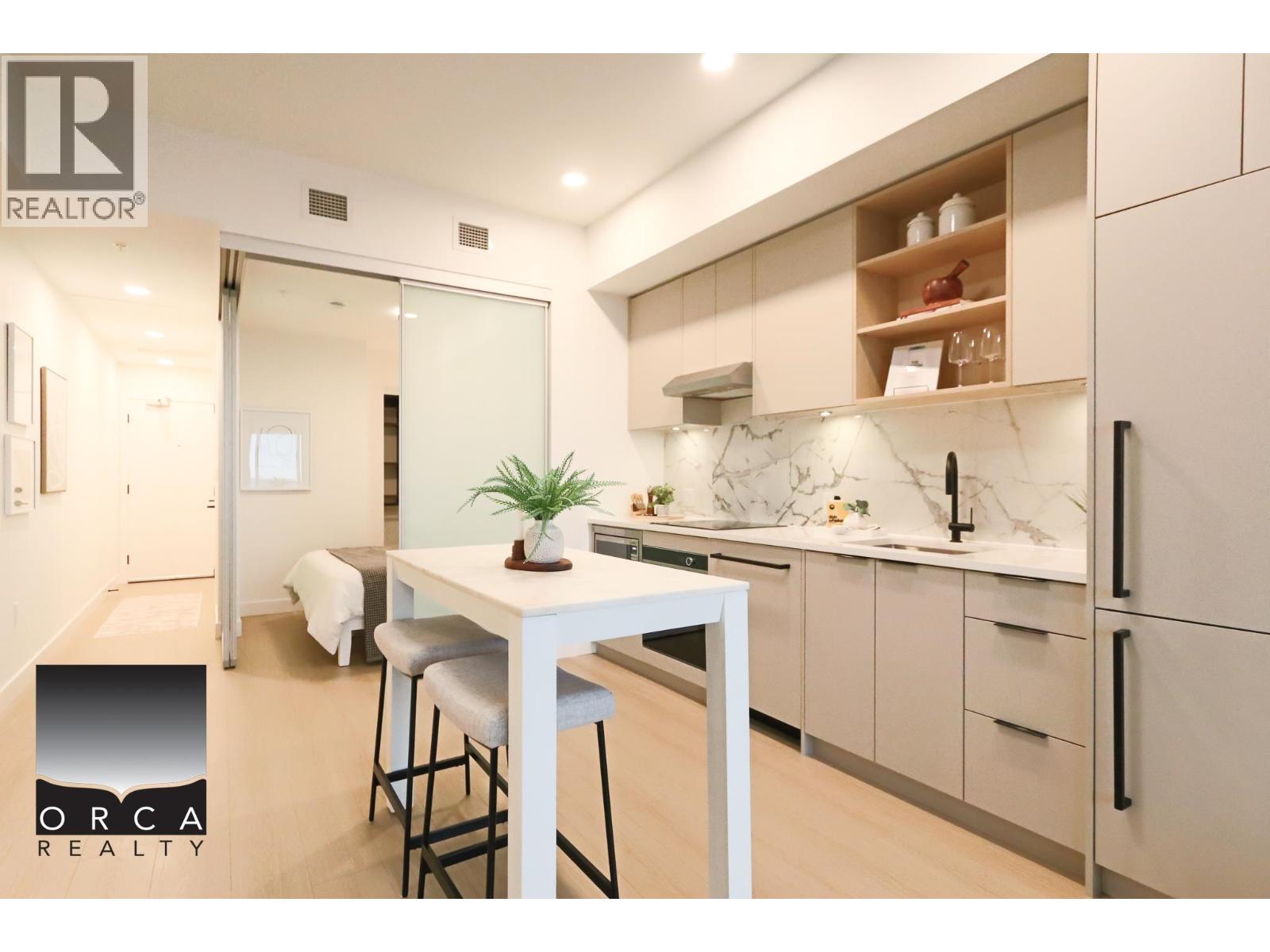 505 422 E 3rd Street Property Photo 4