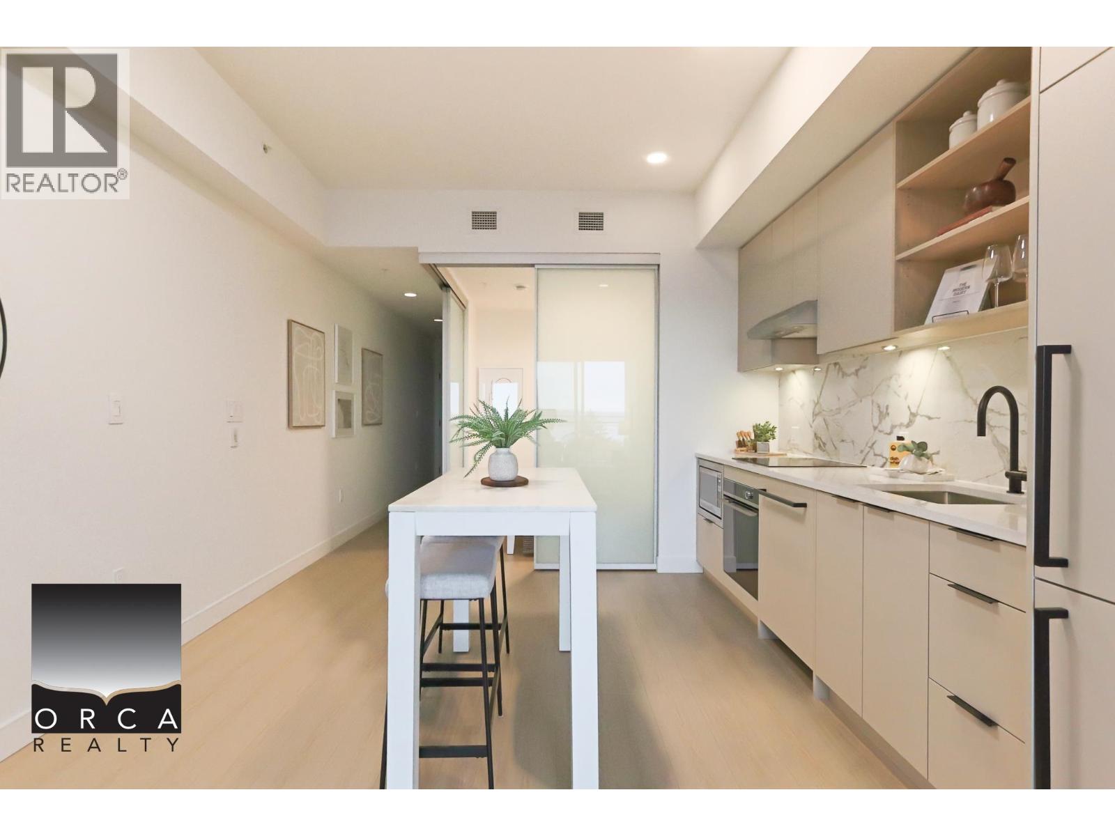 505 422 E 3rd Street Property Photo 8